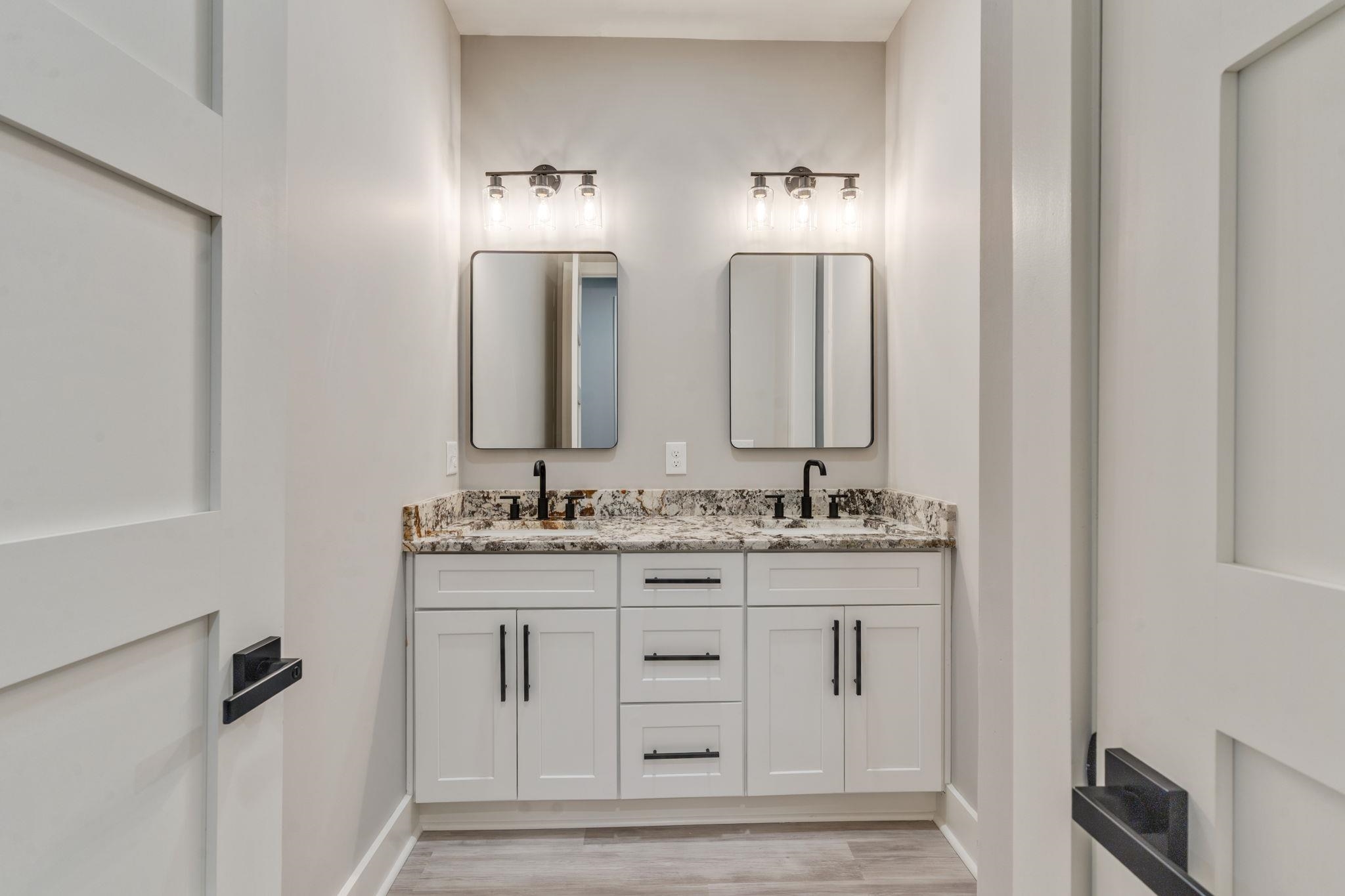 226 E BRADFORD Road Unit: A & B