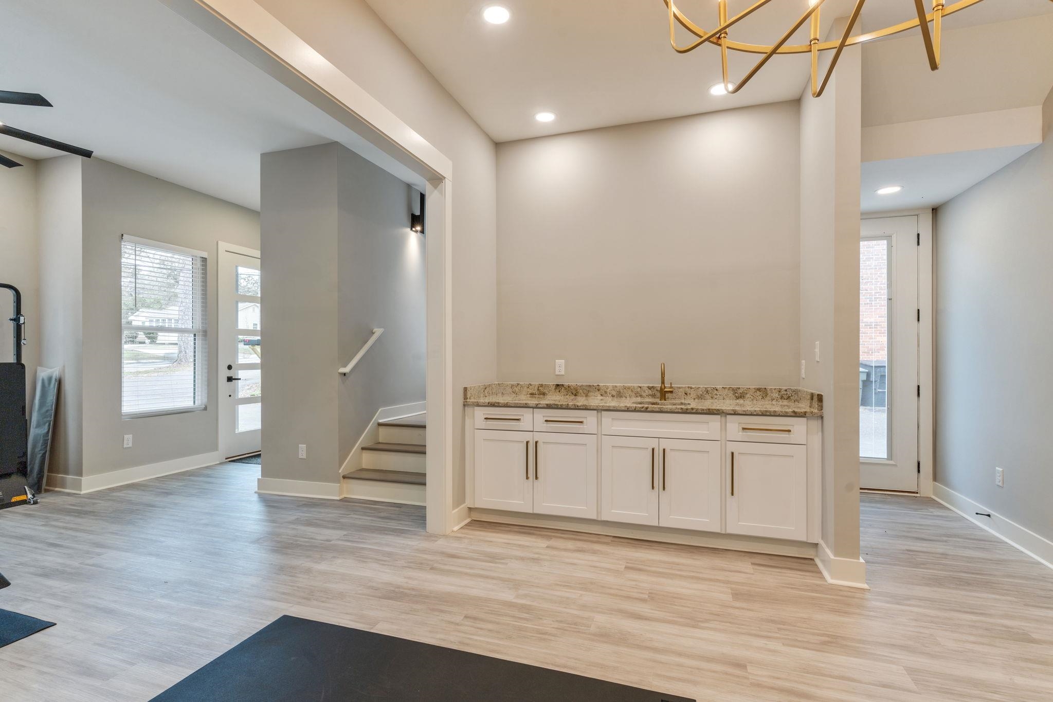 226 E BRADFORD Road Unit: A & B