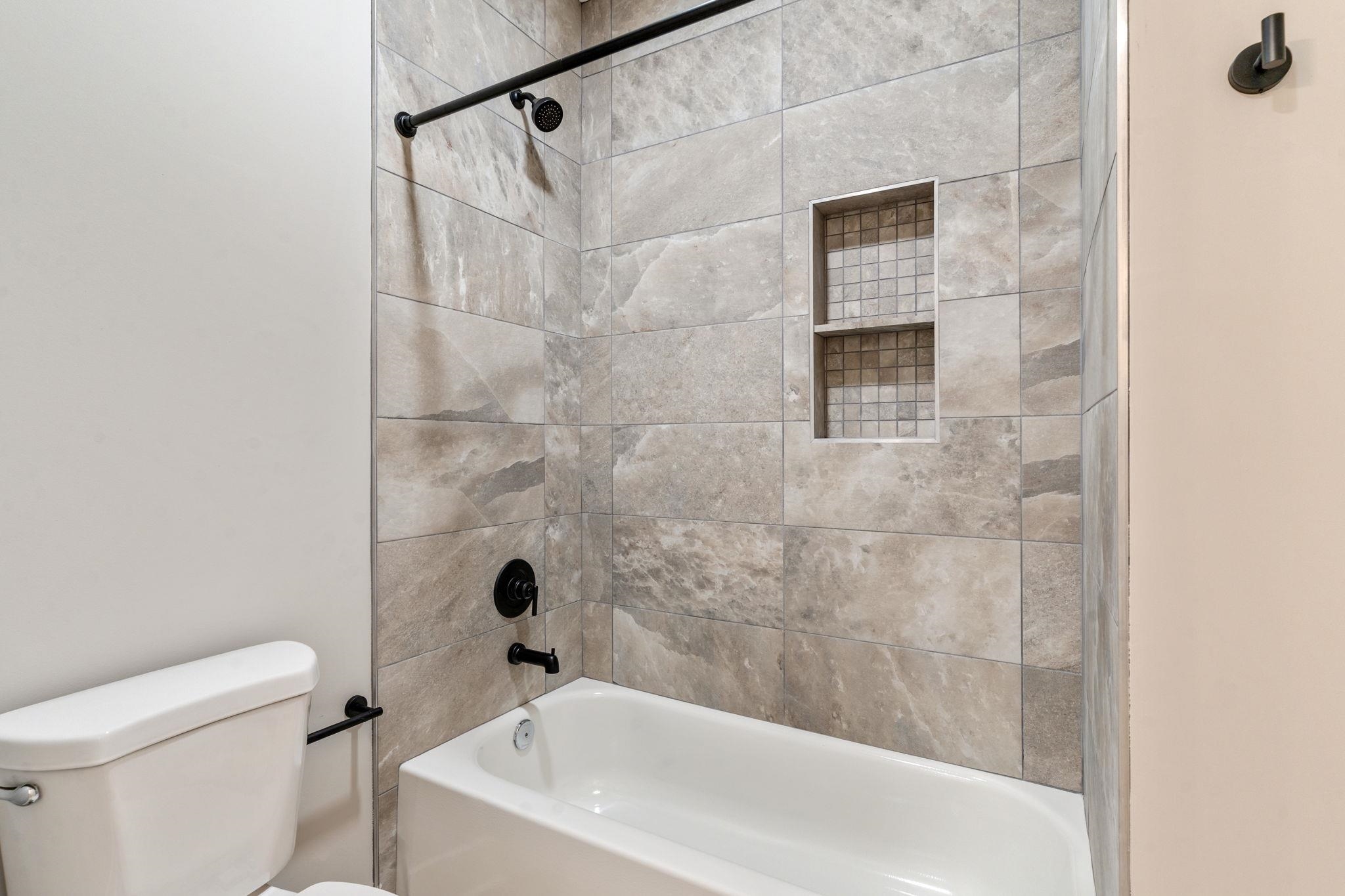 226 E BRADFORD Road Unit: A & B