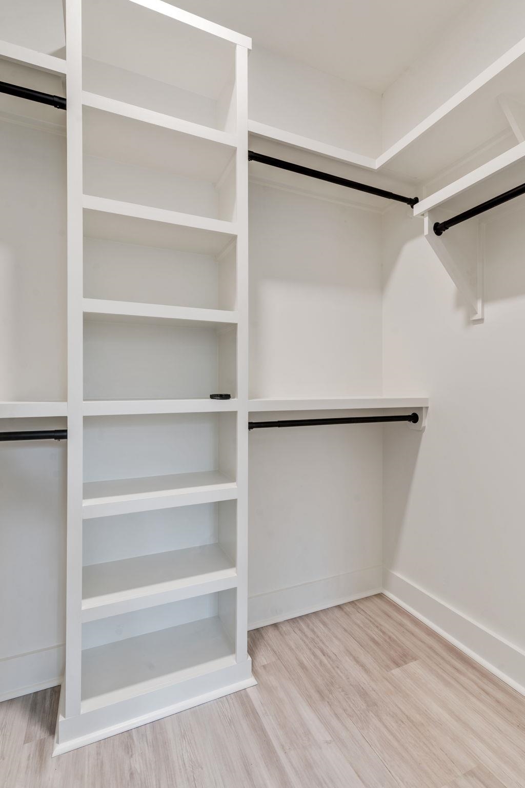 226 E BRADFORD Road Unit: A & B