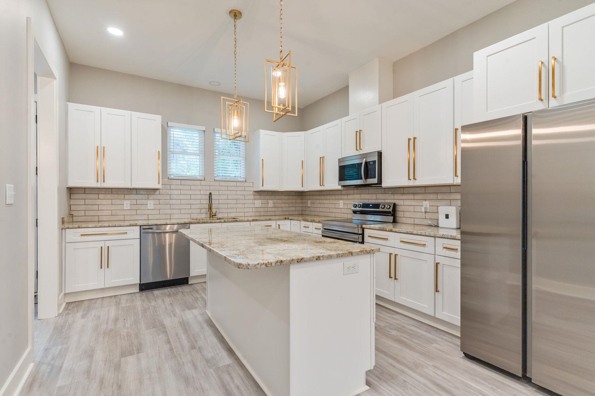 226 E BRADFORD Road Unit: A & B