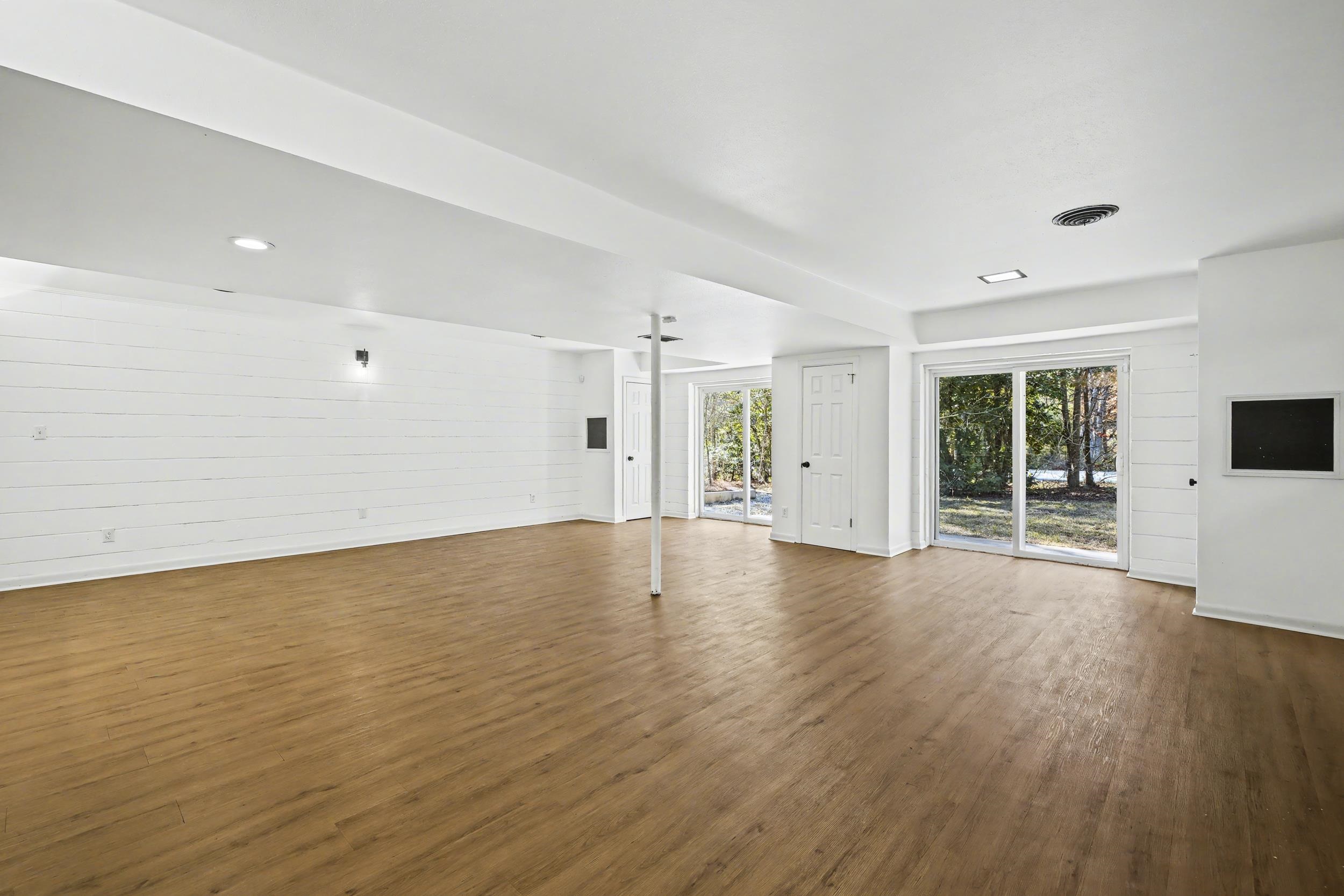 900 Oak Knoll Avenue