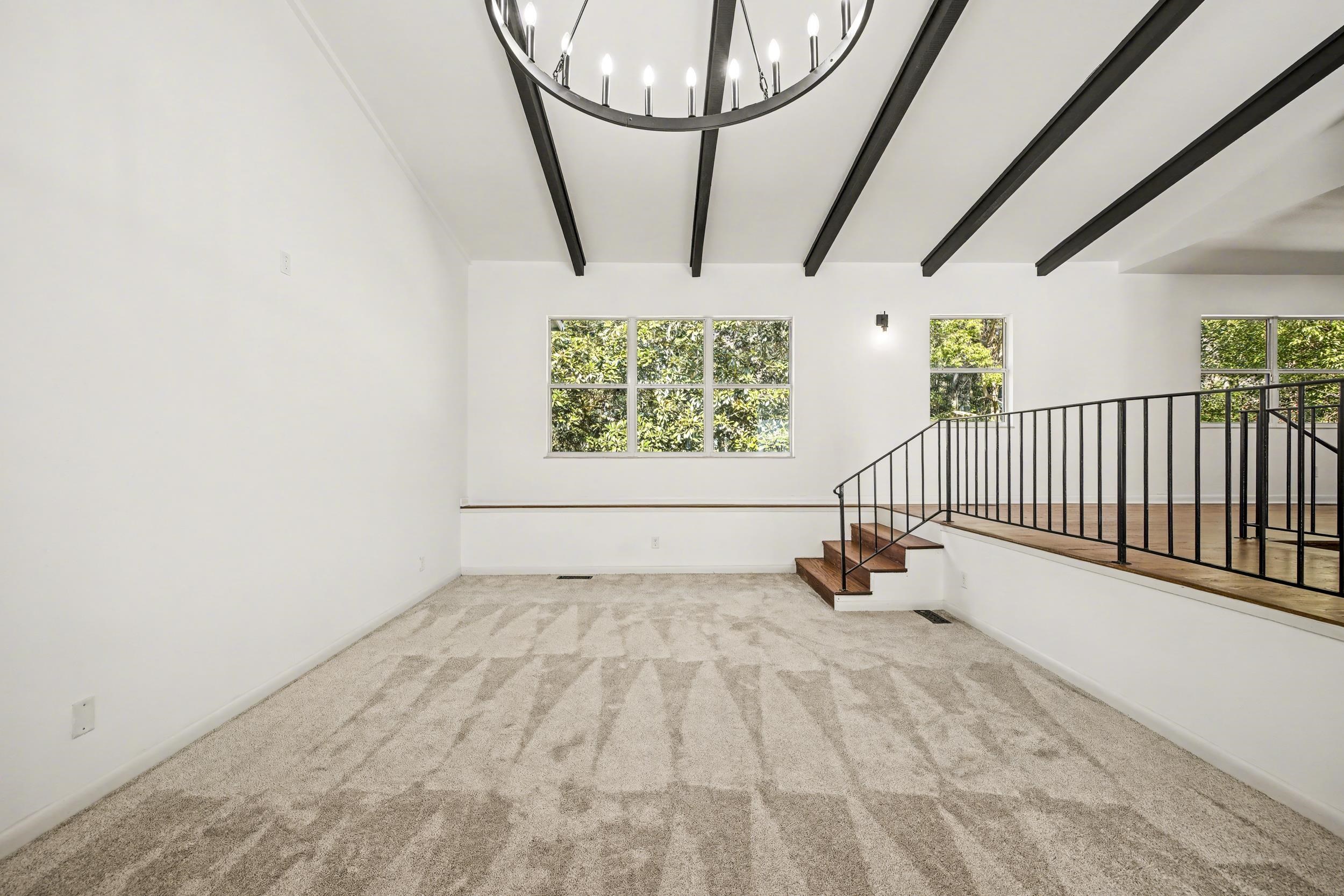 900 Oak Knoll Avenue