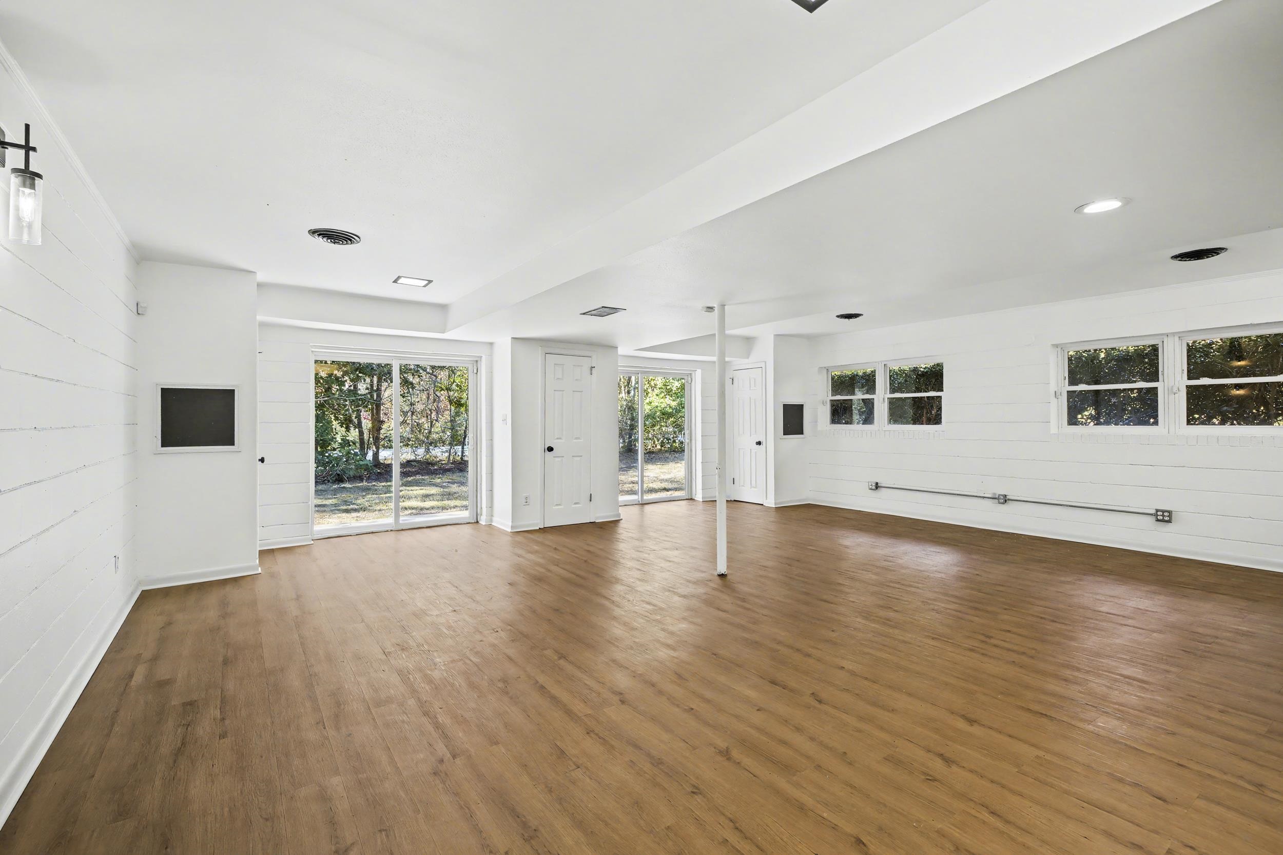 900 Oak Knoll Avenue