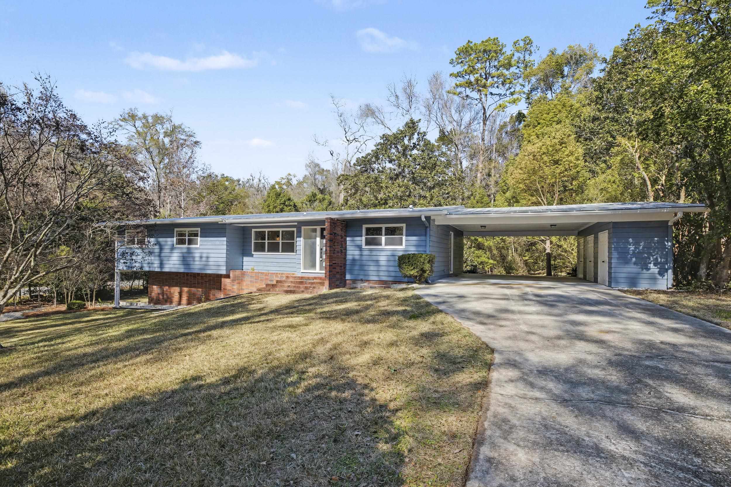 900 Oak Knoll Avenue