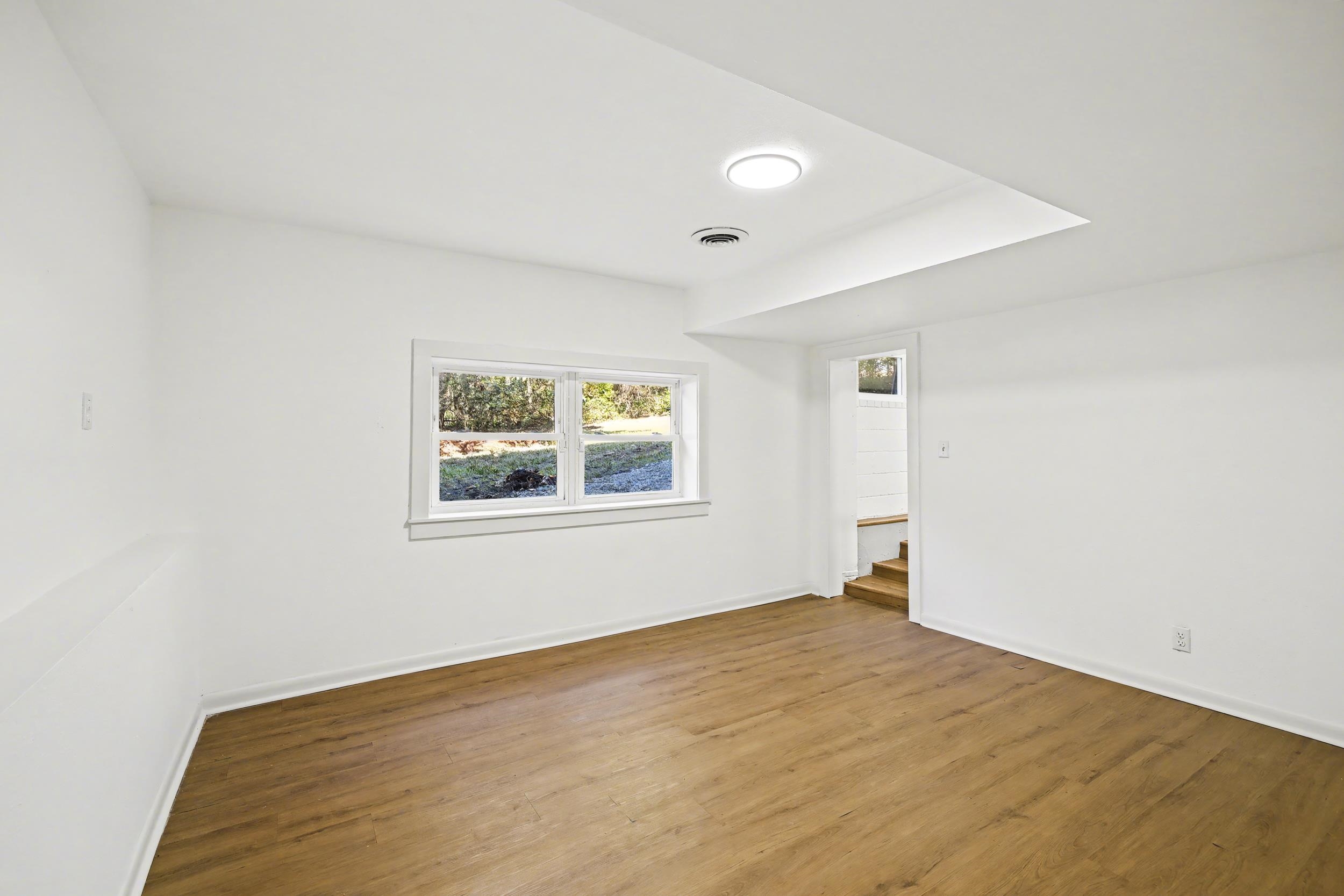 900 Oak Knoll Avenue