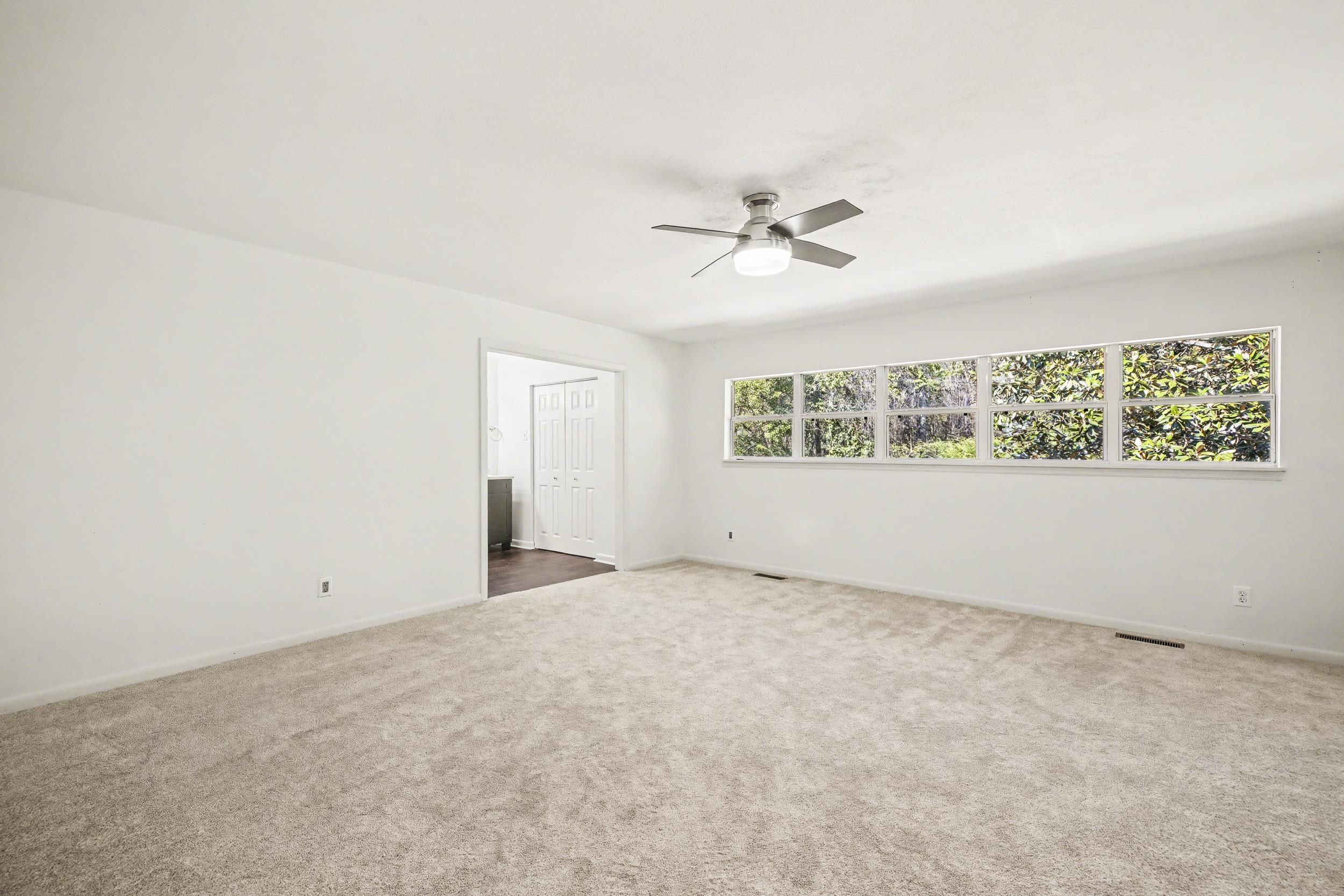 900 Oak Knoll Avenue