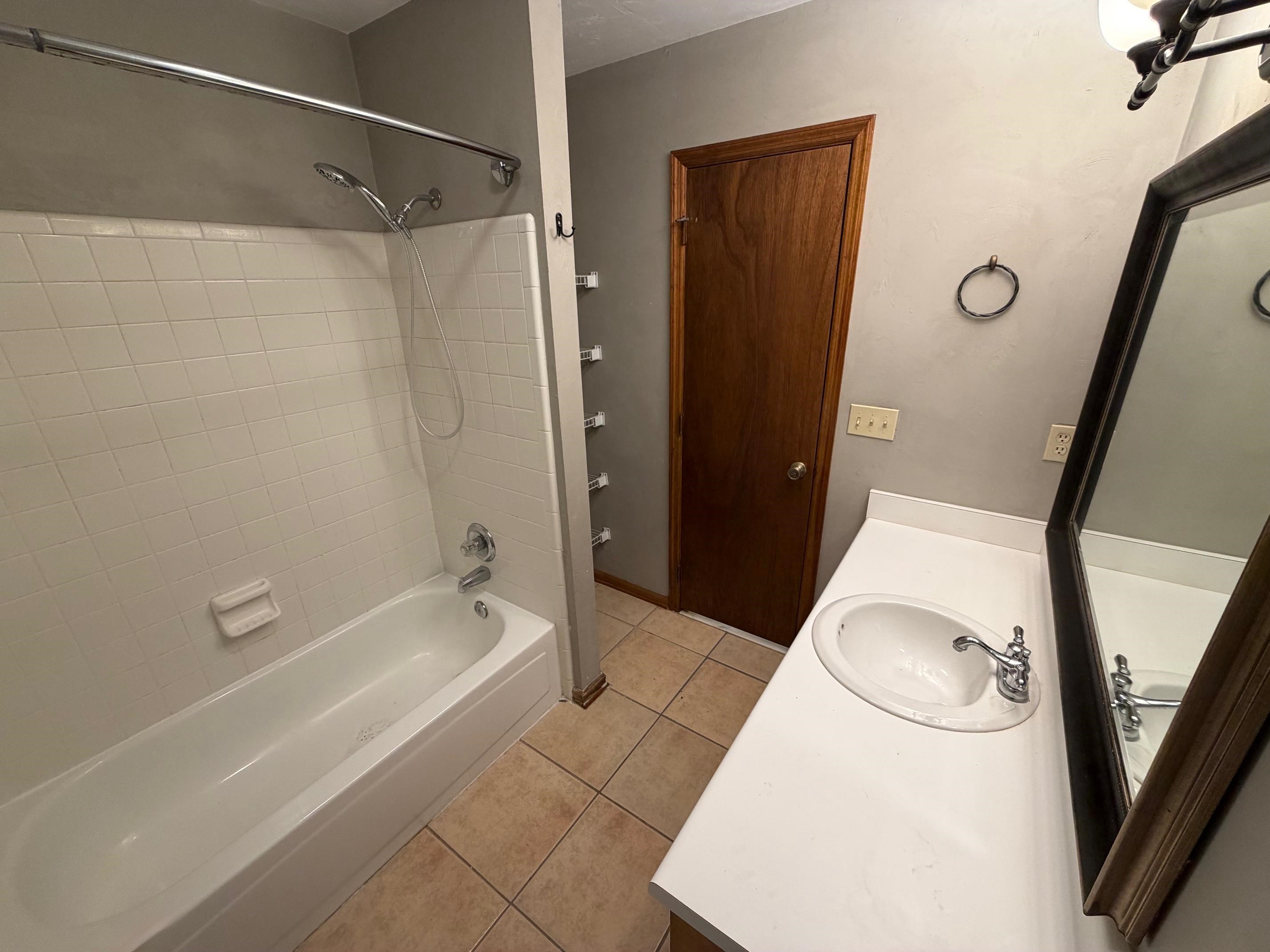 3207 Shamrock Unit: Apt. 33