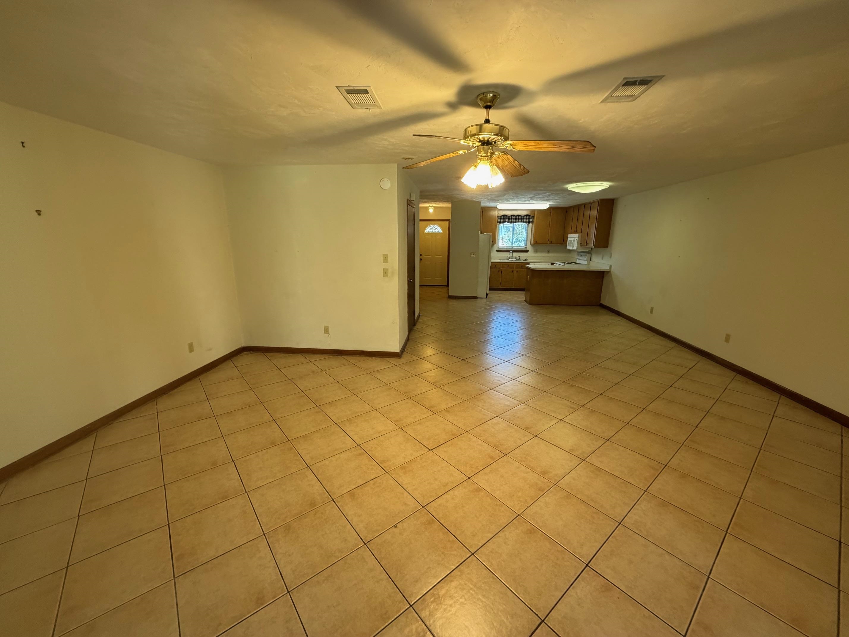 3207 Shamrock Unit: Apt. 33