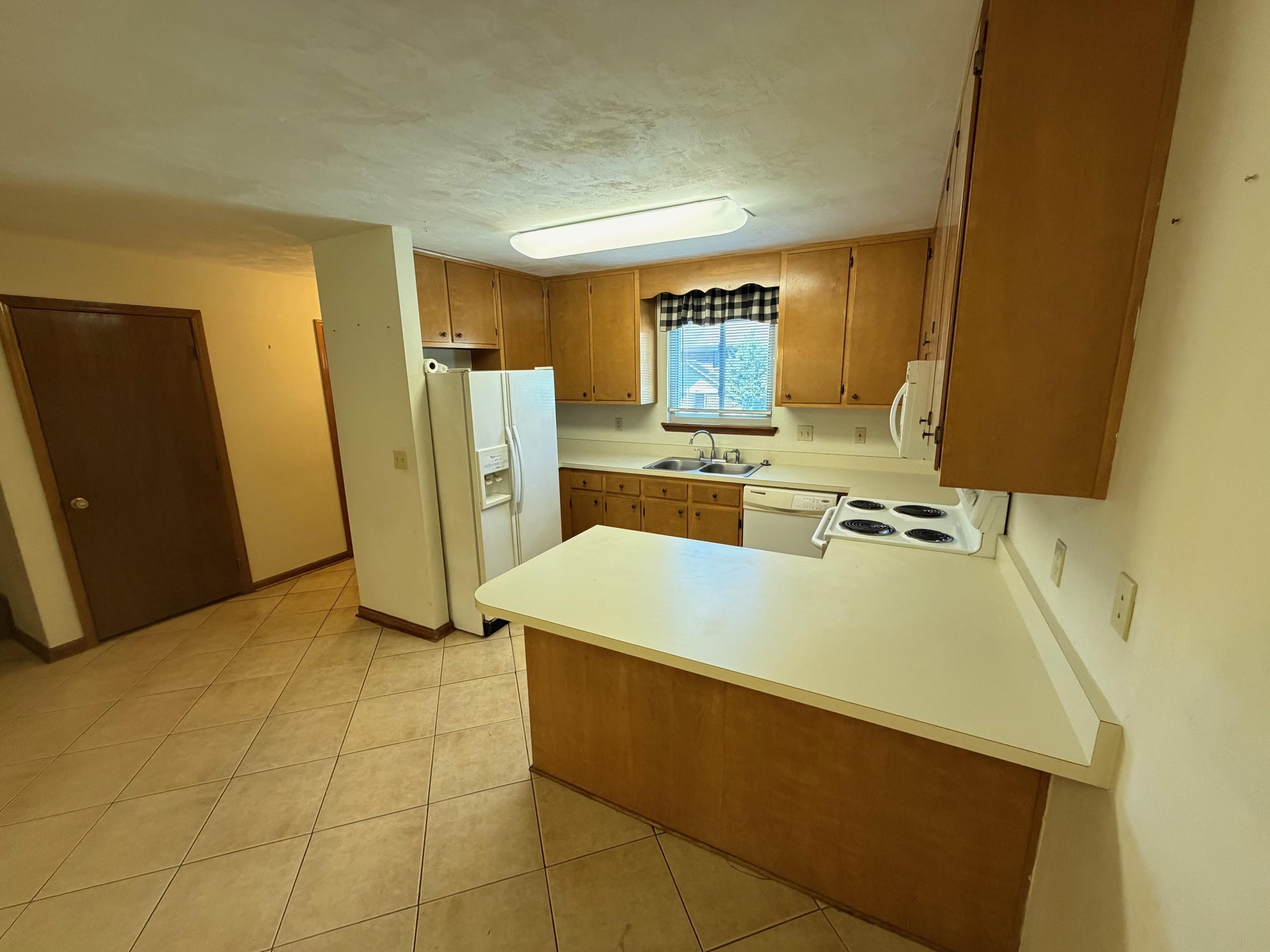 3207 Shamrock Unit: Apt. 33