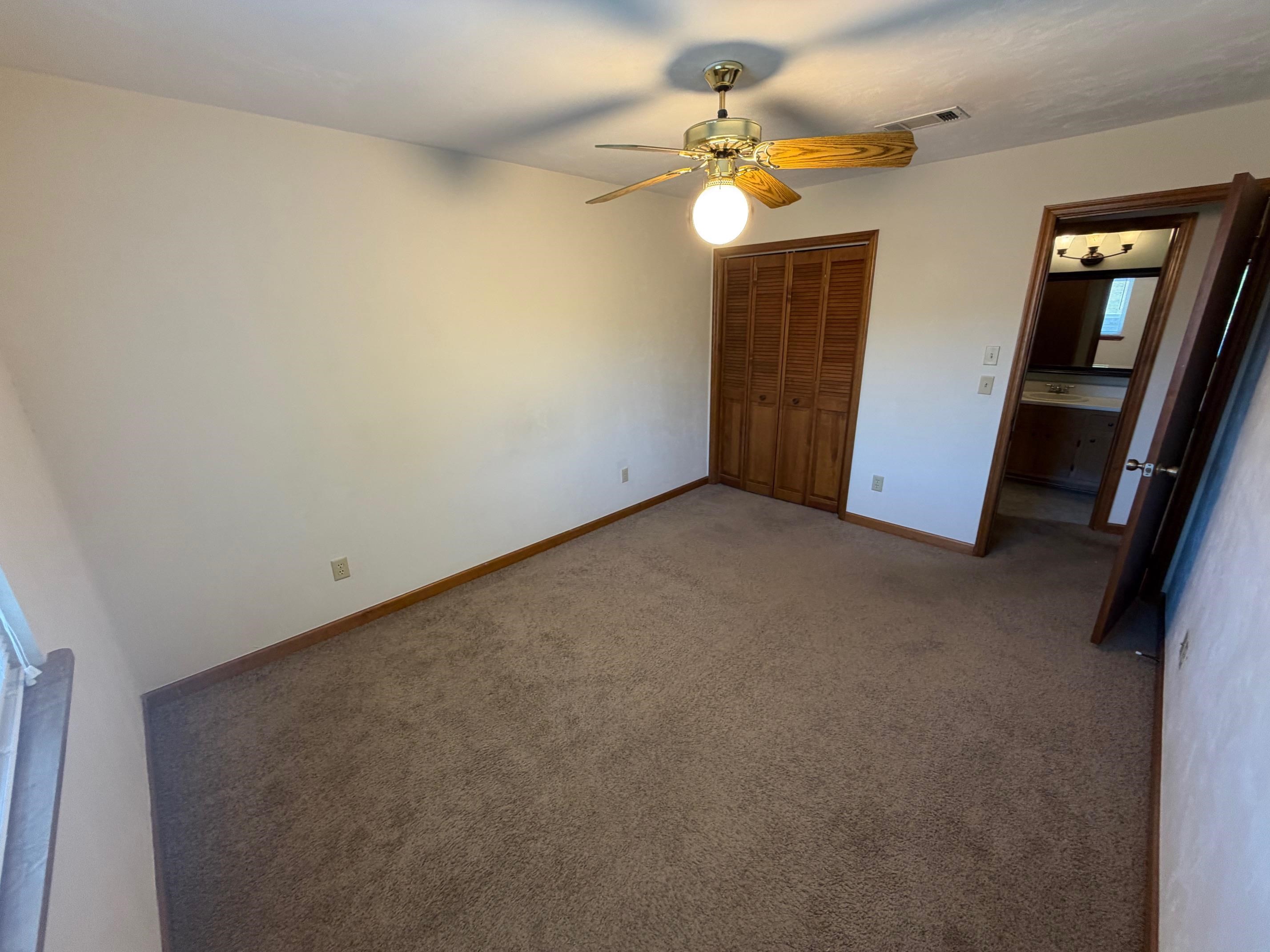 3207 Shamrock Unit: Apt. 33
