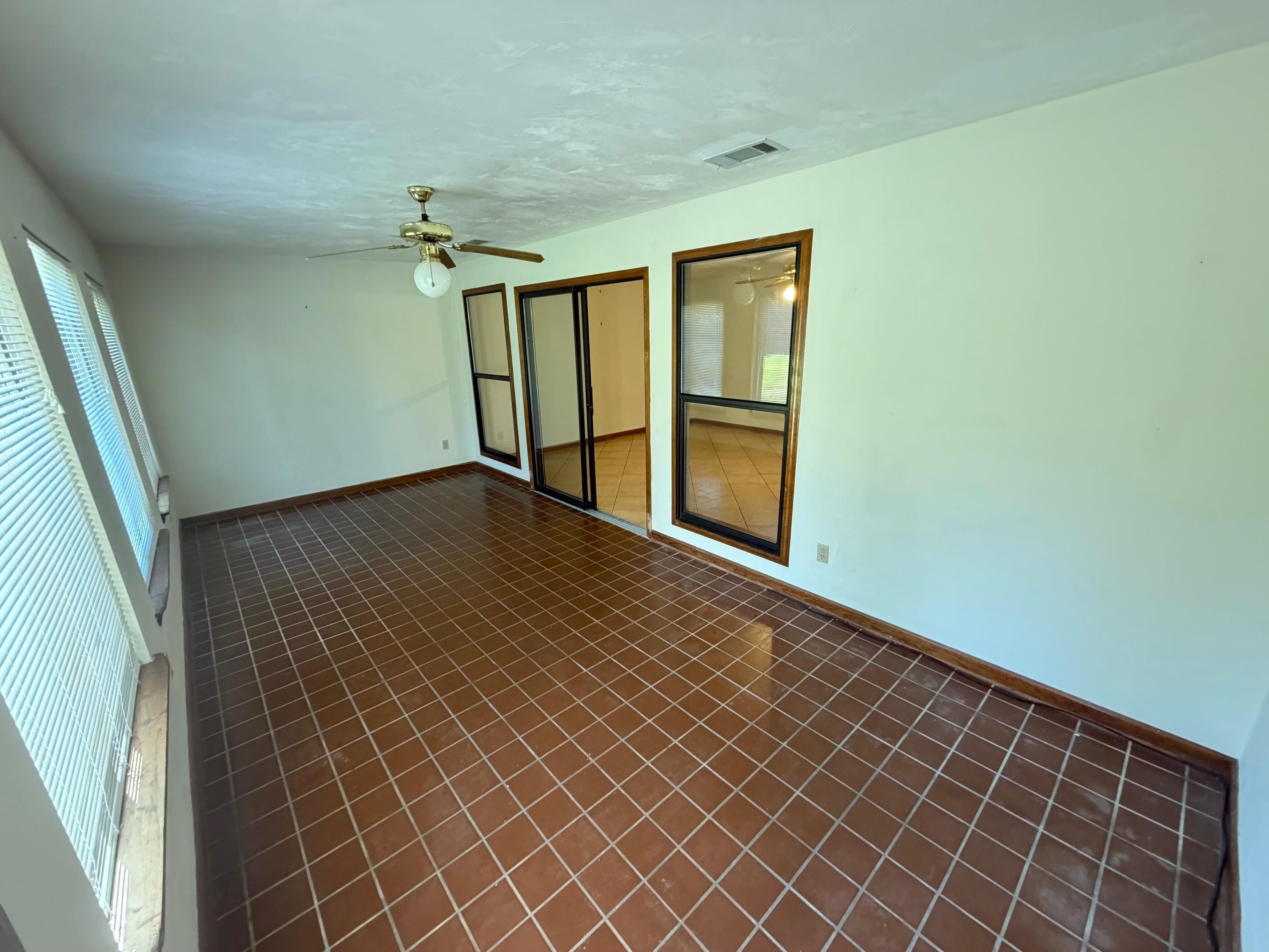 3207 Shamrock Unit: Apt. 33