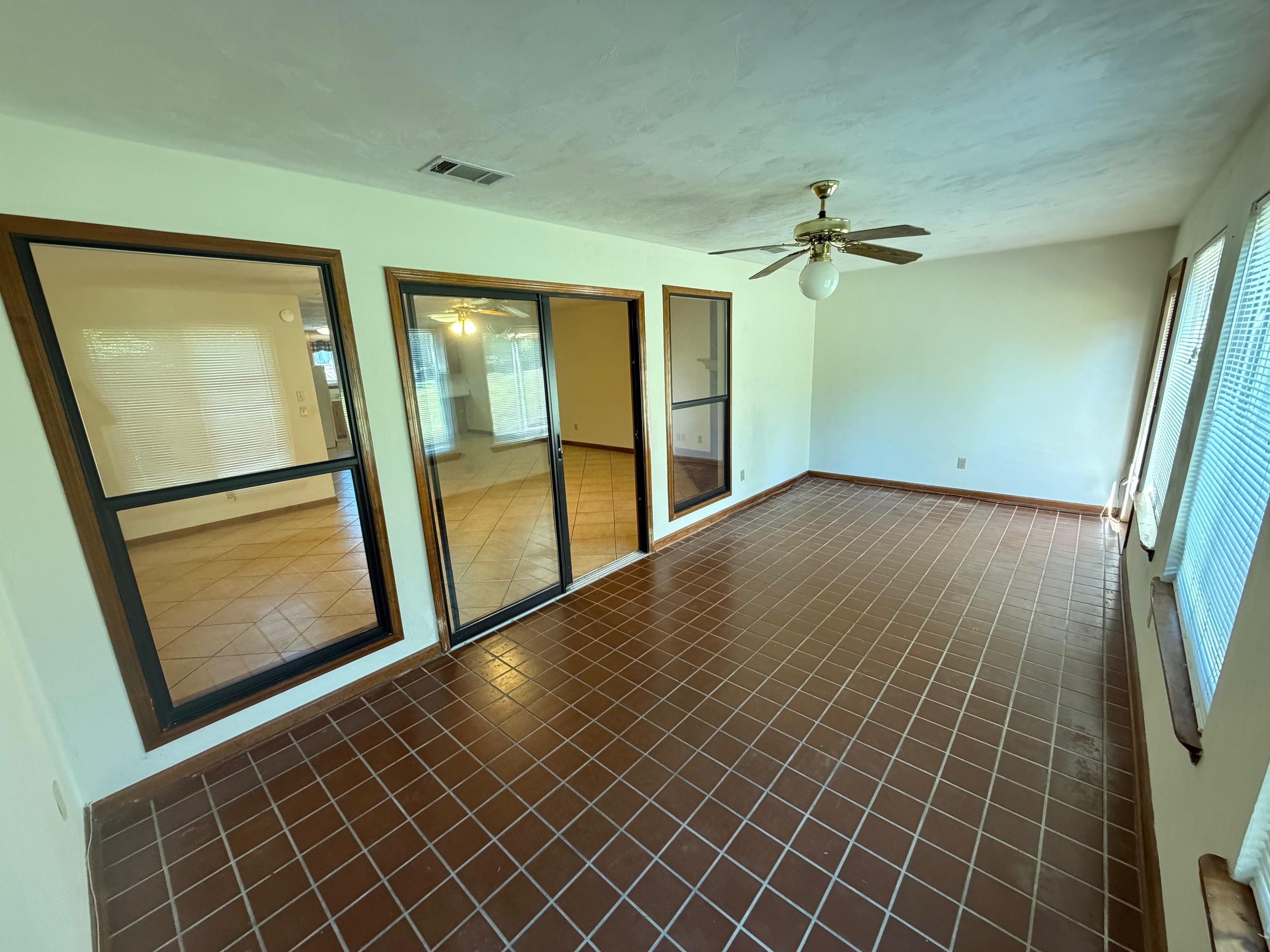3207 Shamrock Unit: Apt. 33