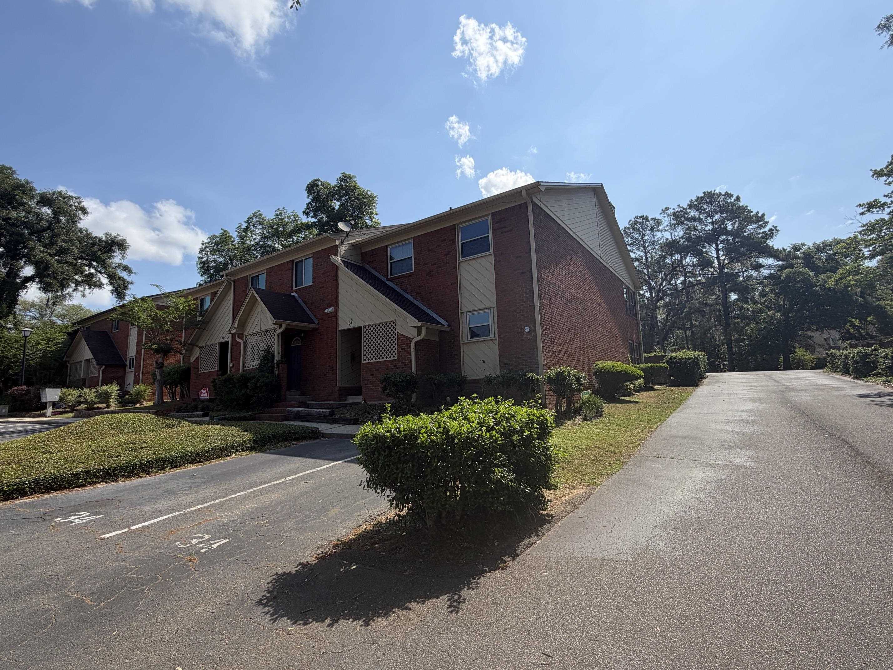 3207 Shamrock Unit: Apt. 33
