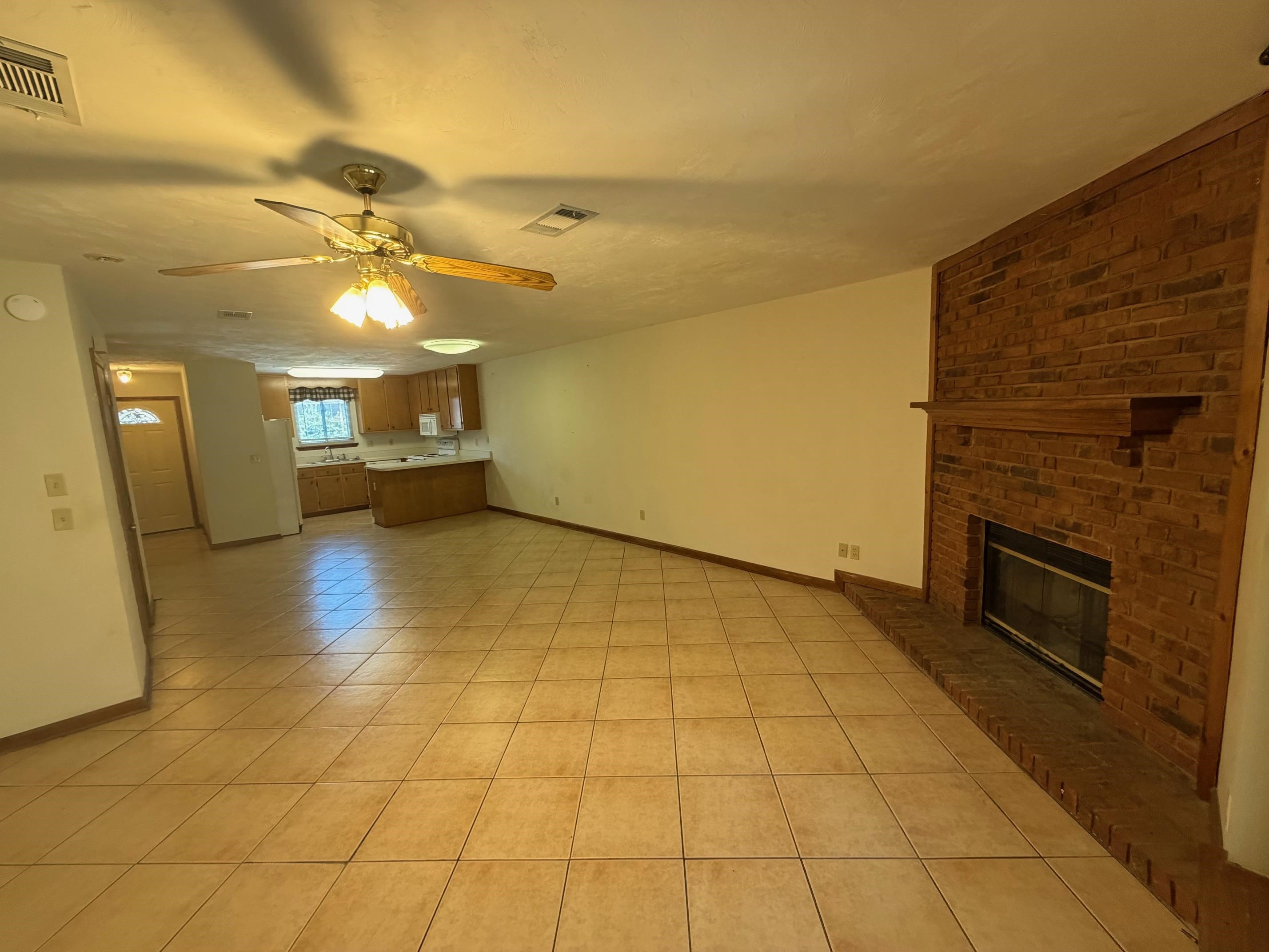 3207 Shamrock Unit: Apt. 33