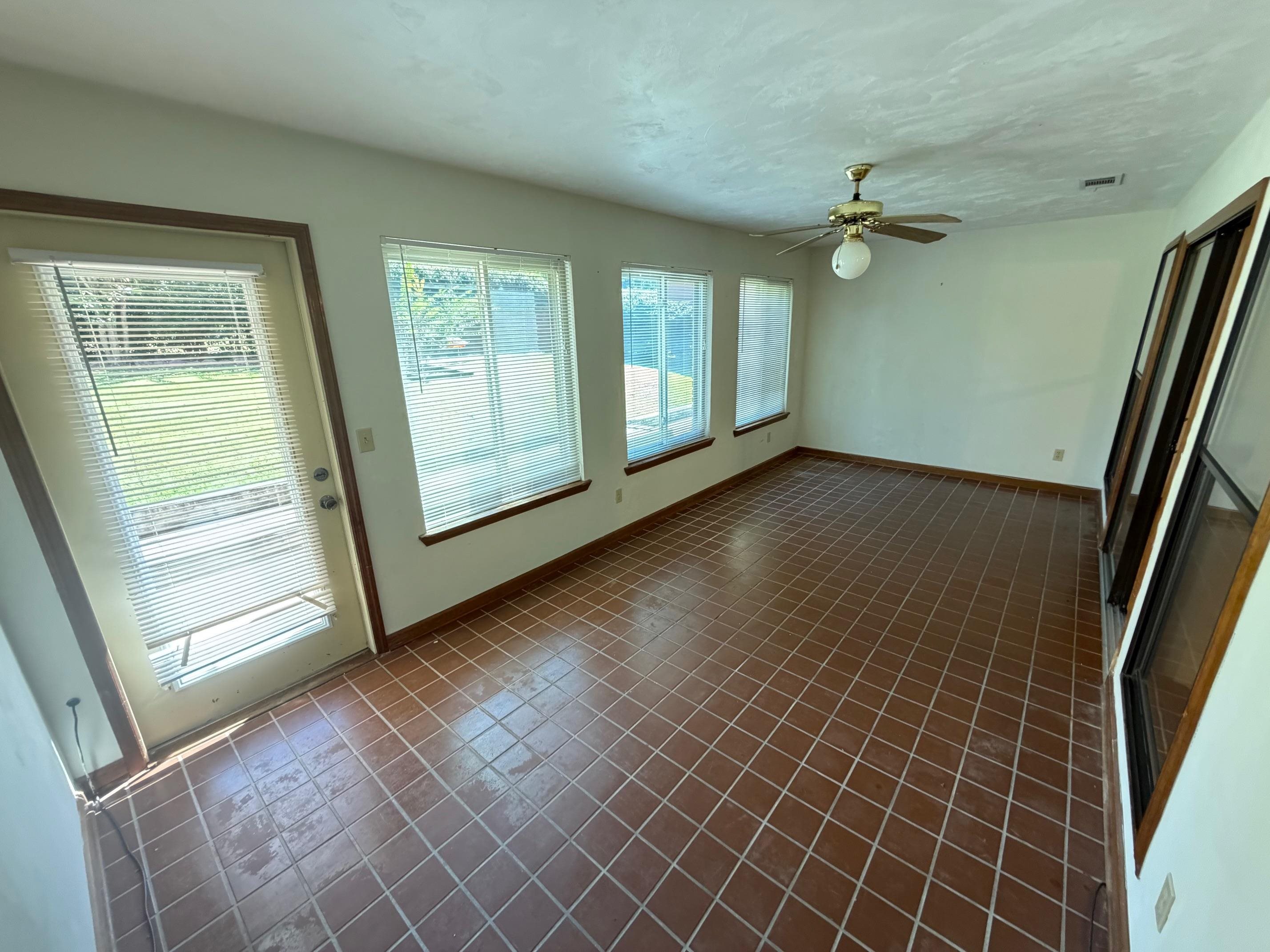 3207 Shamrock Unit: Apt. 33