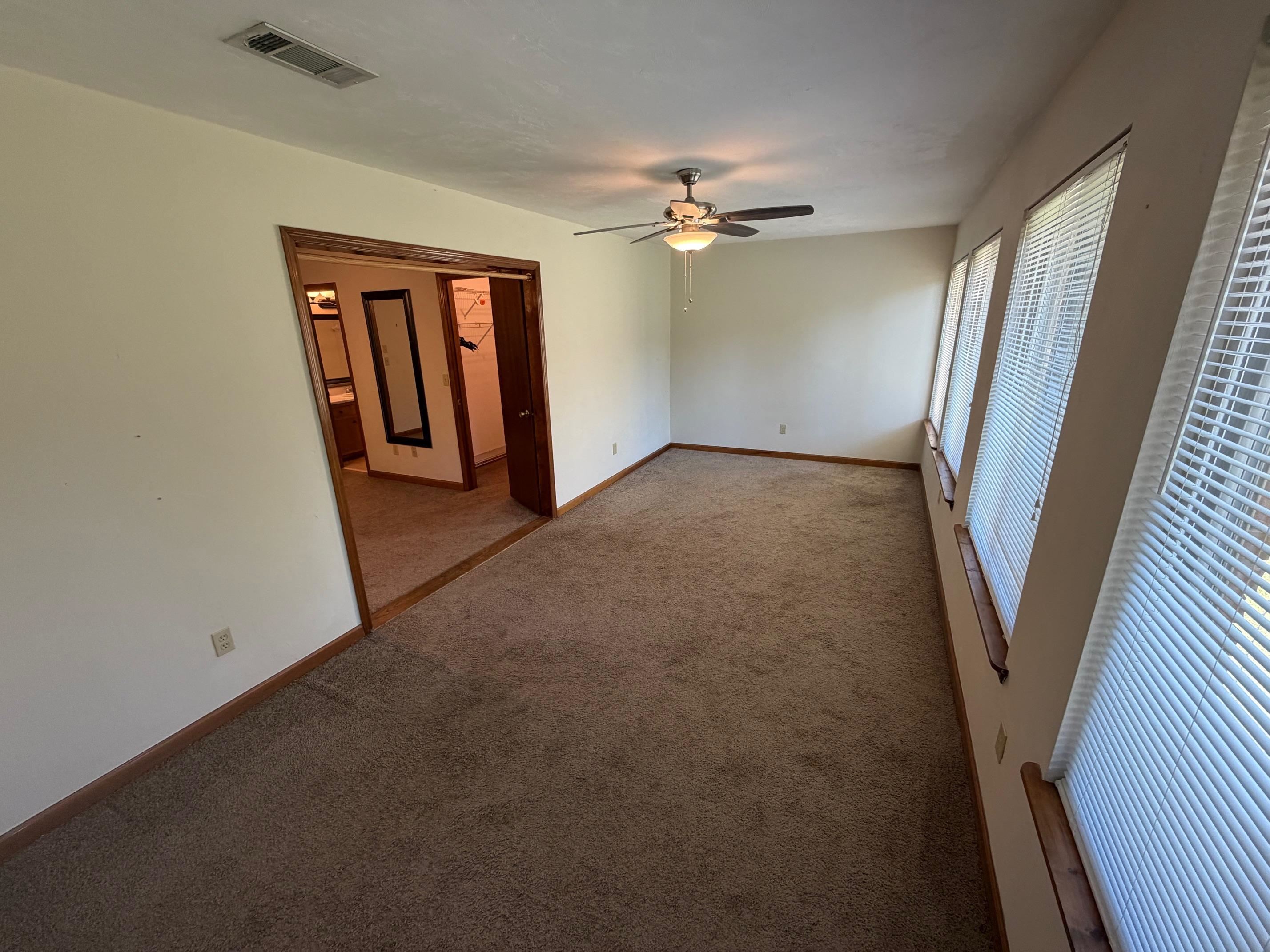 3207 Shamrock Unit: Apt. 33