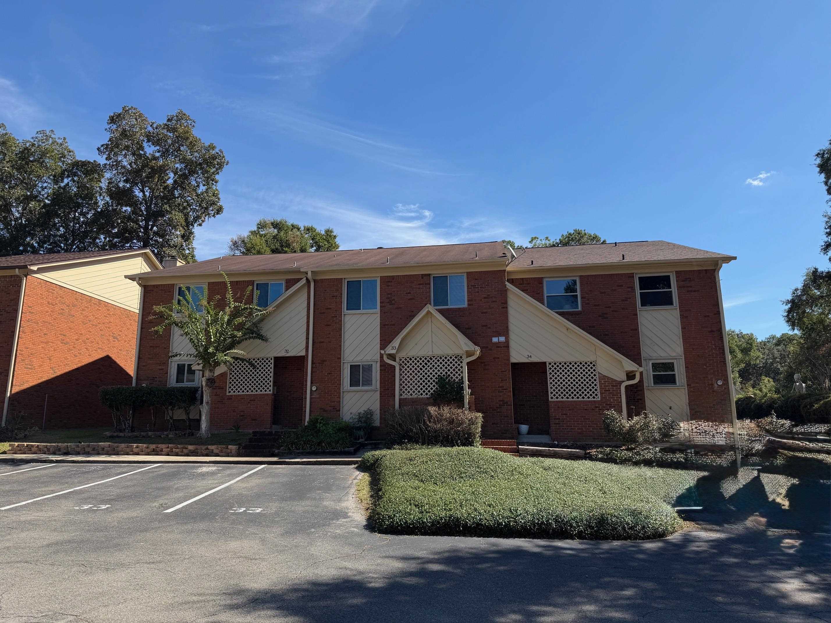 3207 Shamrock Unit: Apt. 33