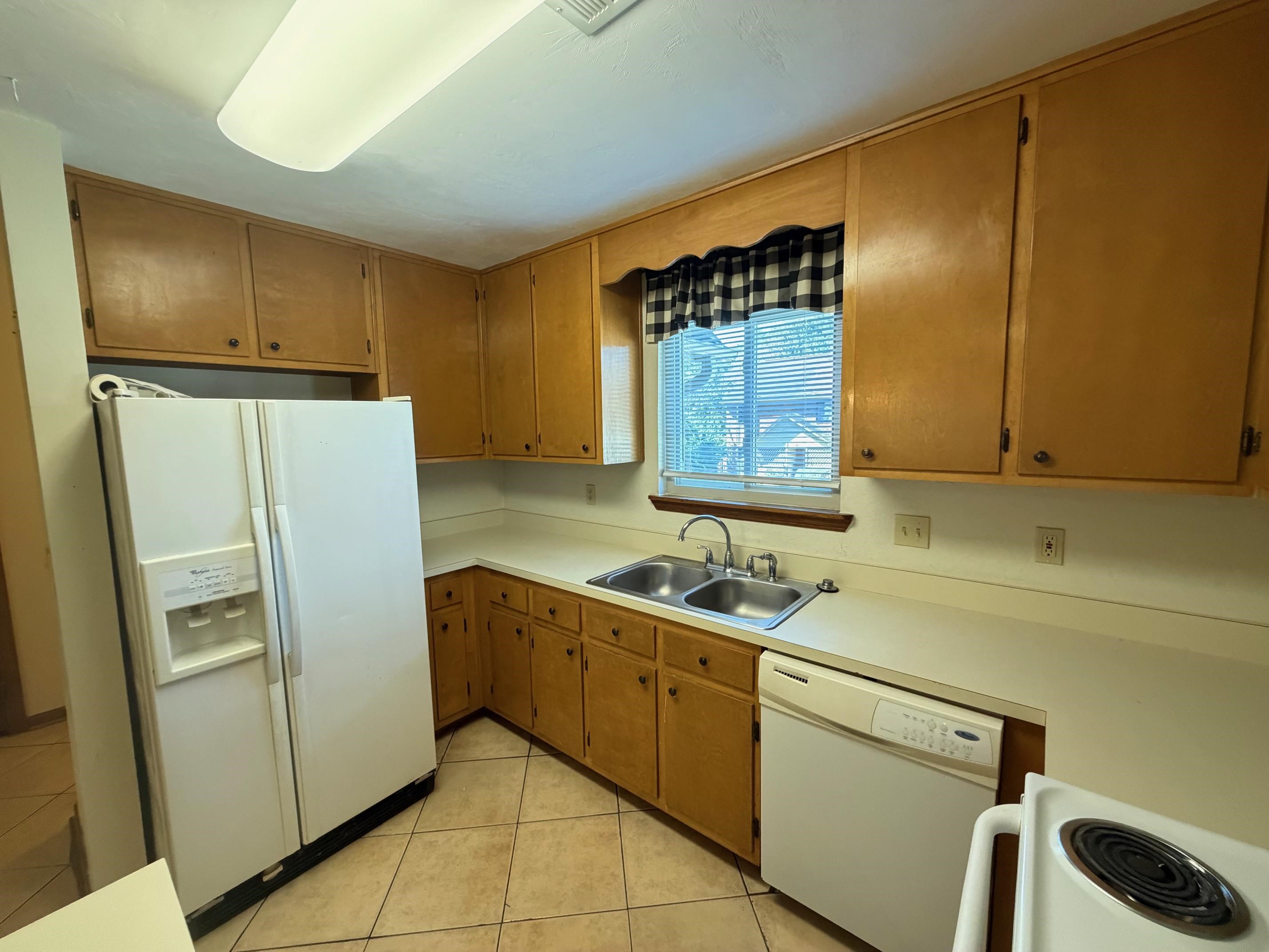 3207 Shamrock Unit: Apt. 33