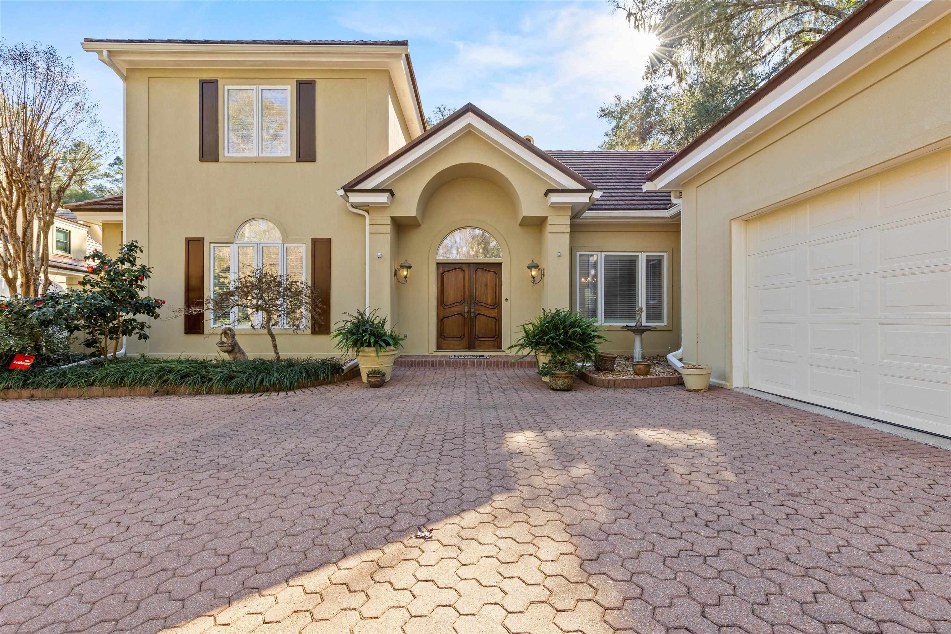 540 Woodfern Court