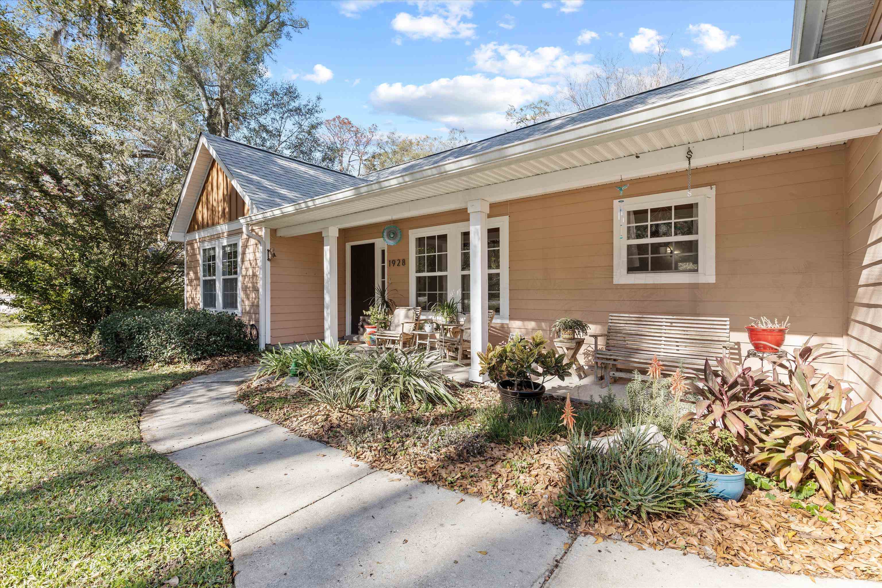 1928 Harriet Drive