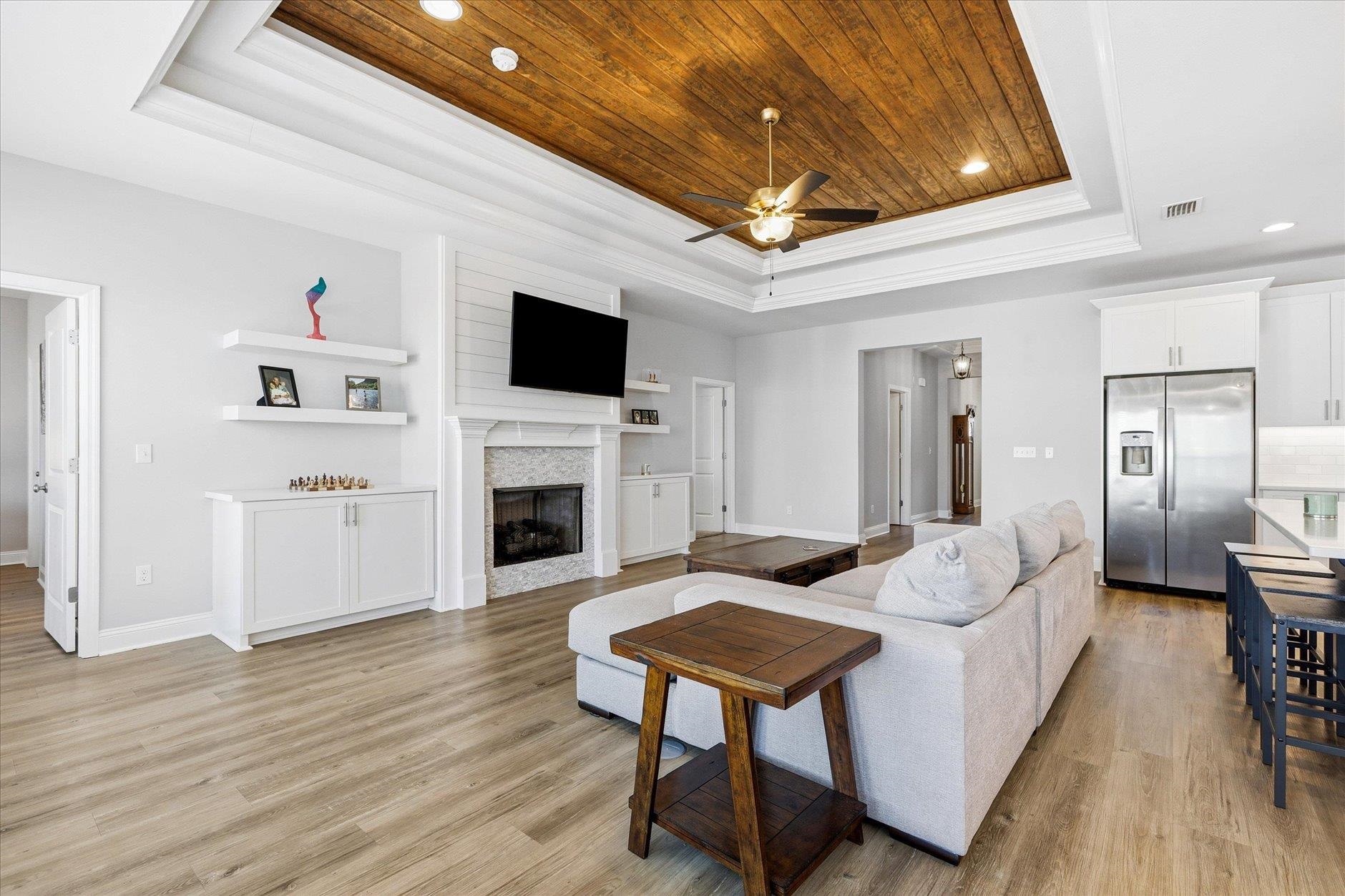 8760 GREENRIDGE Lane