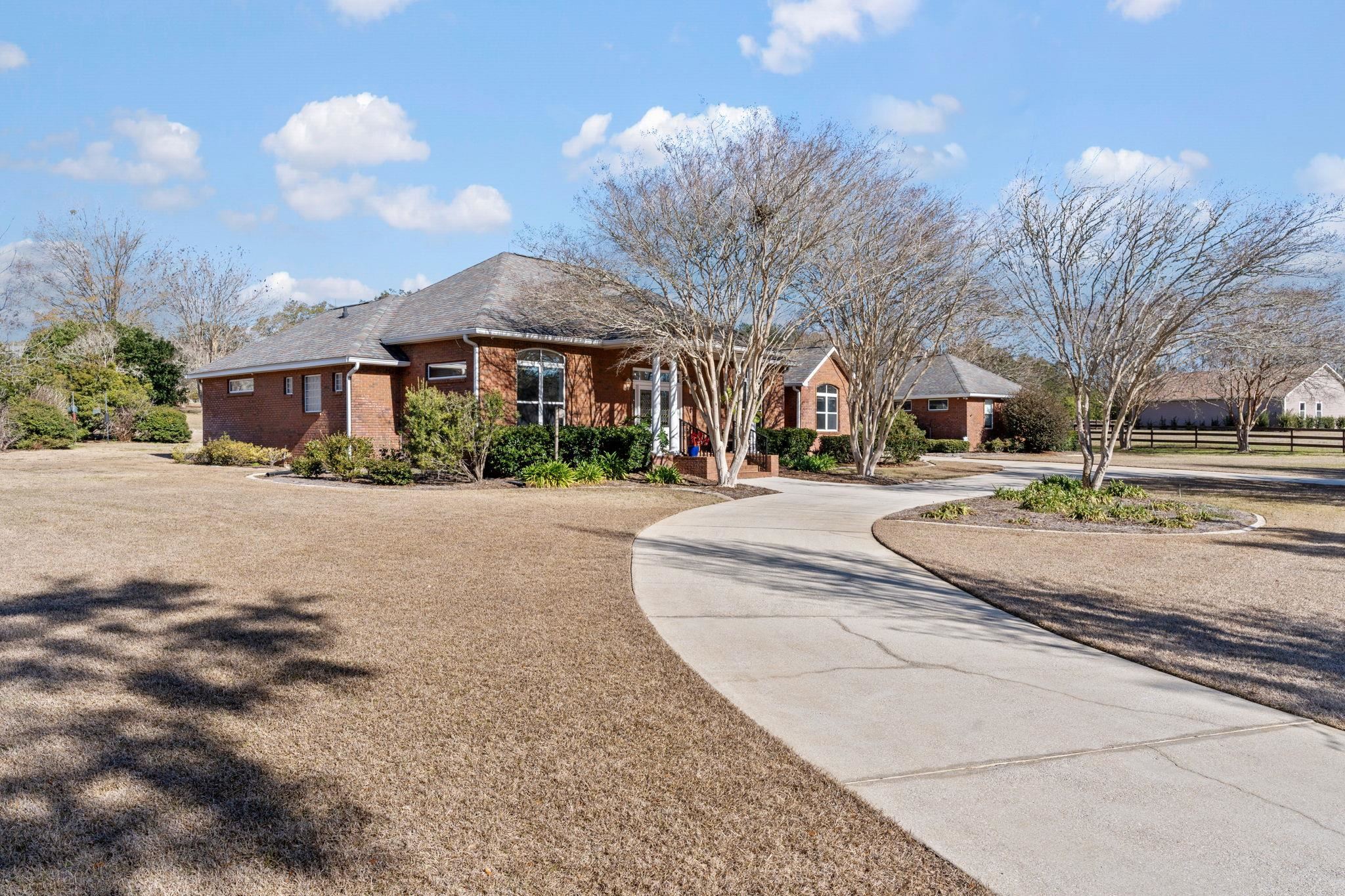 2500 LAKEFAIR Drive