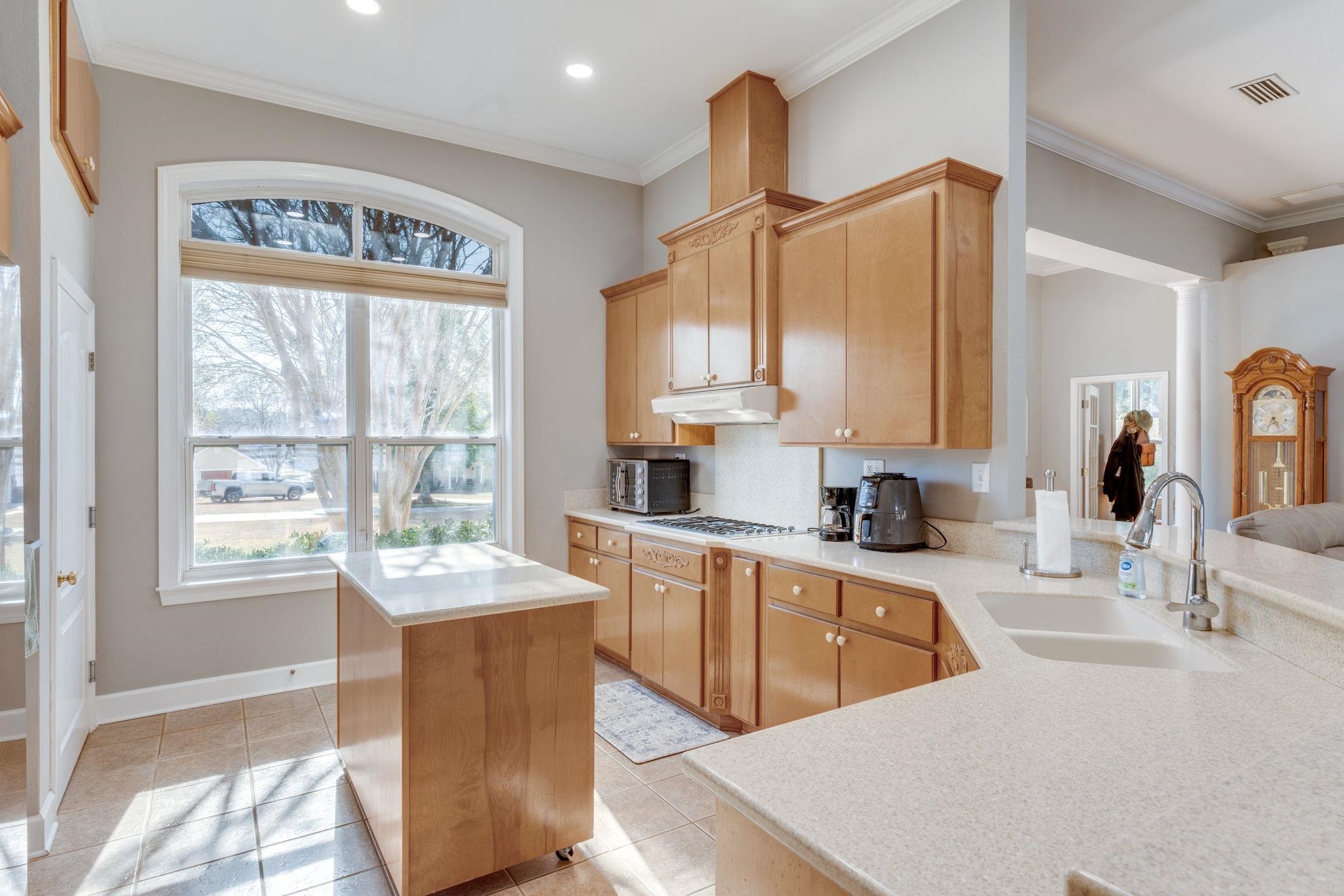 2500 LAKEFAIR Drive