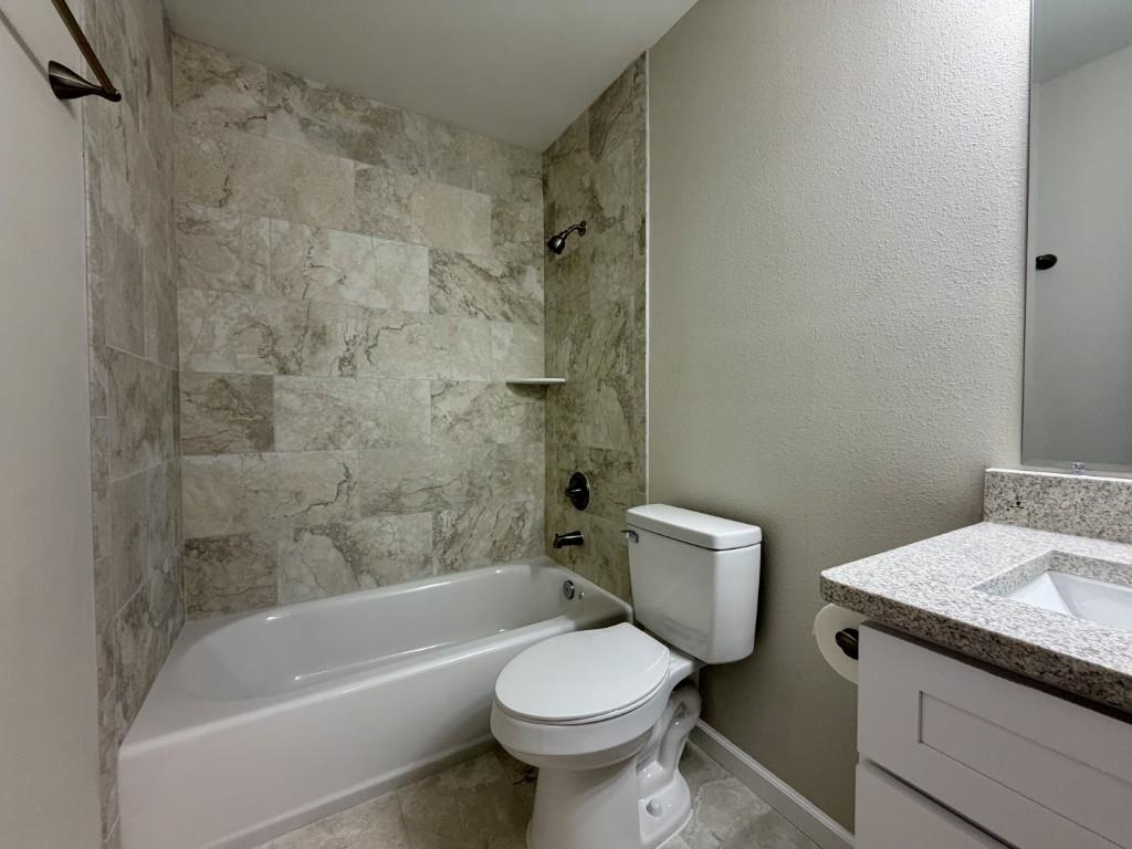 6631 Kingman Trail