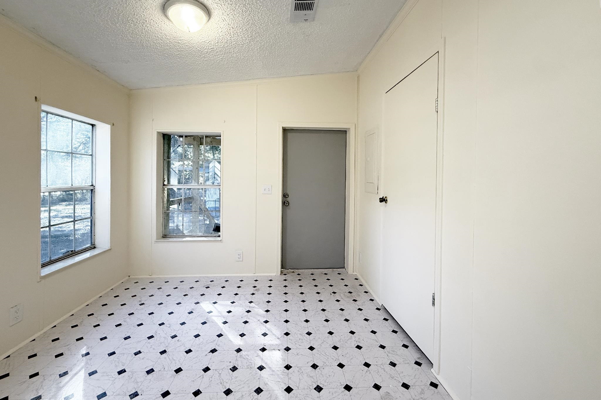 10086 SPRING SINK Road