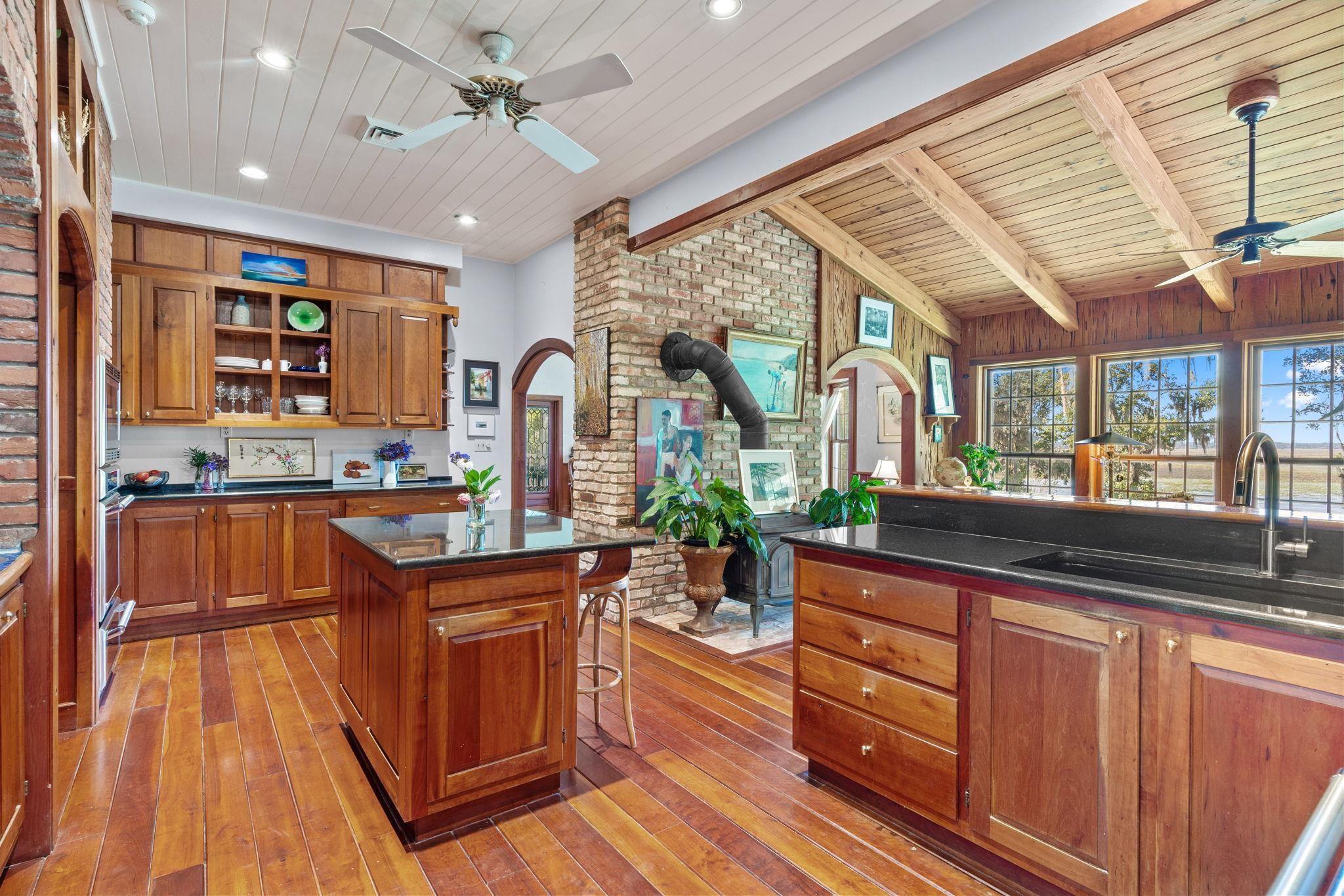 5950 Miller Landing Cove