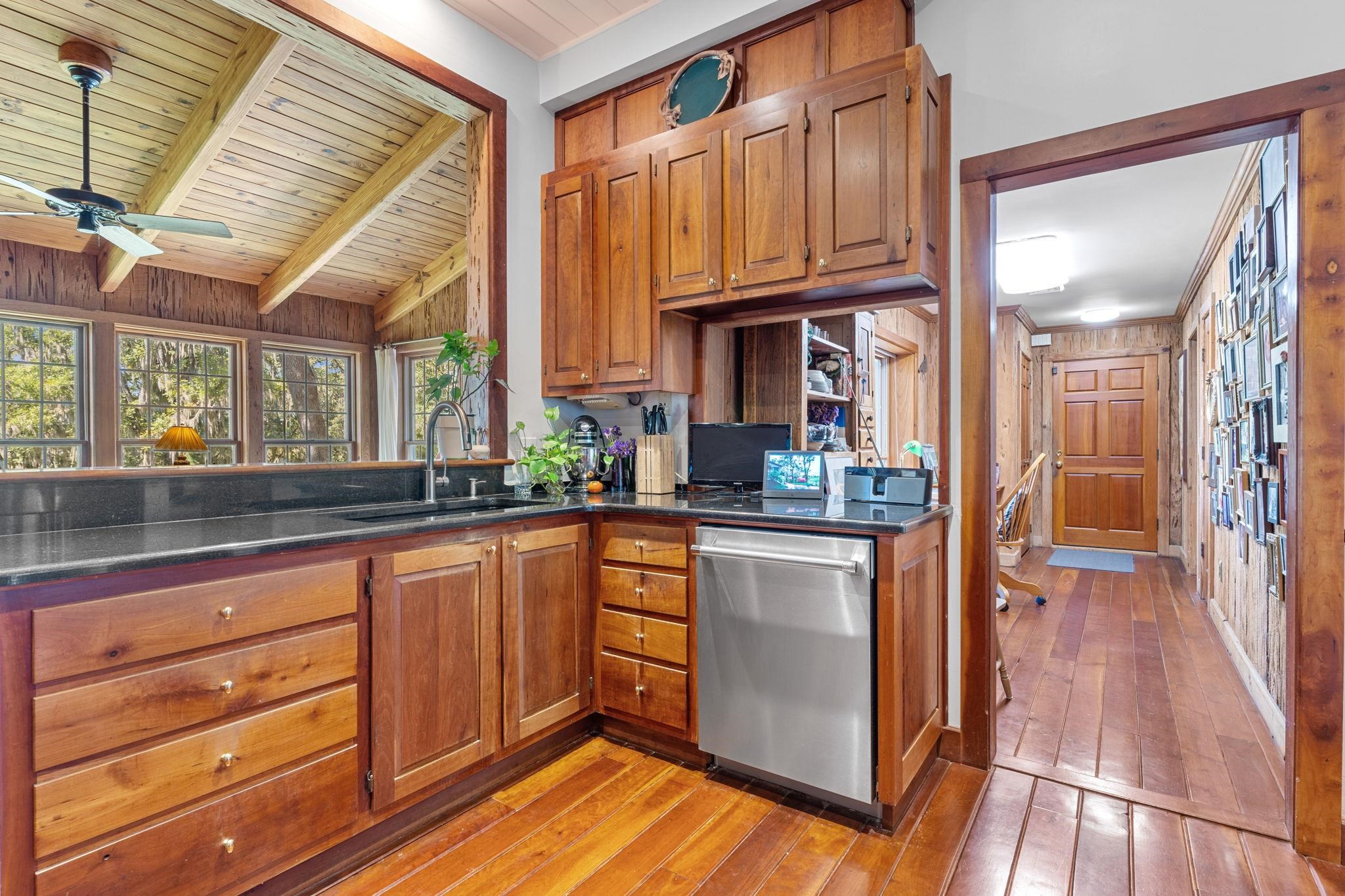 5950 Miller Landing Cove