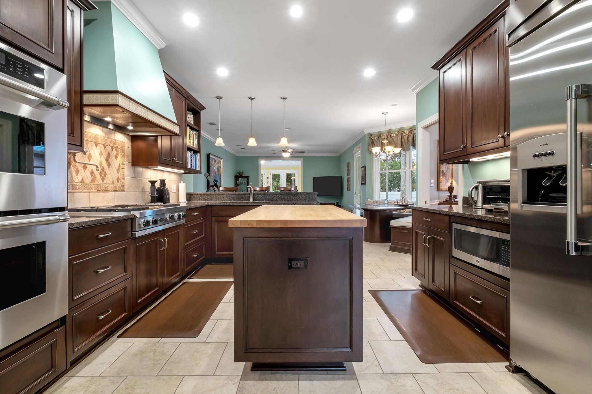 389 Meadow Ridge Drive