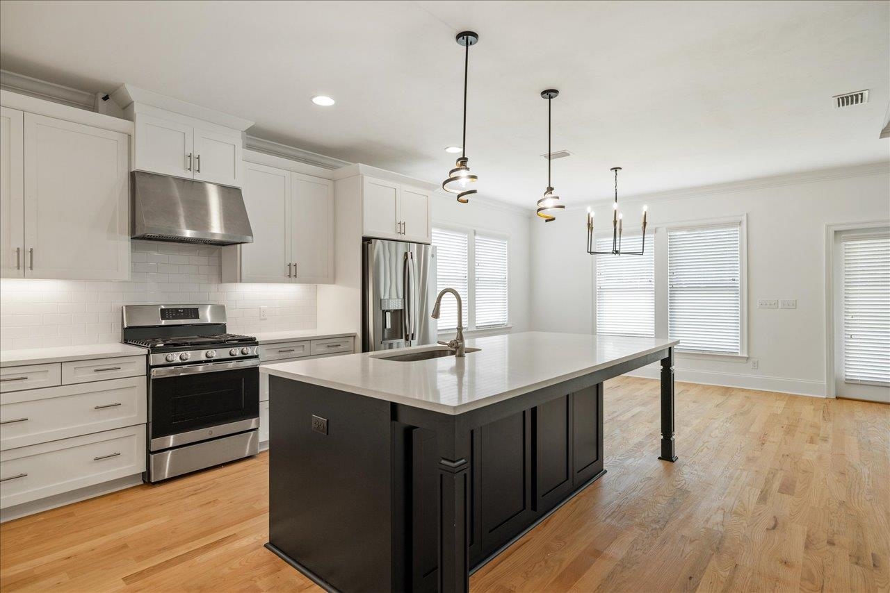 3877 Ardmore Lane