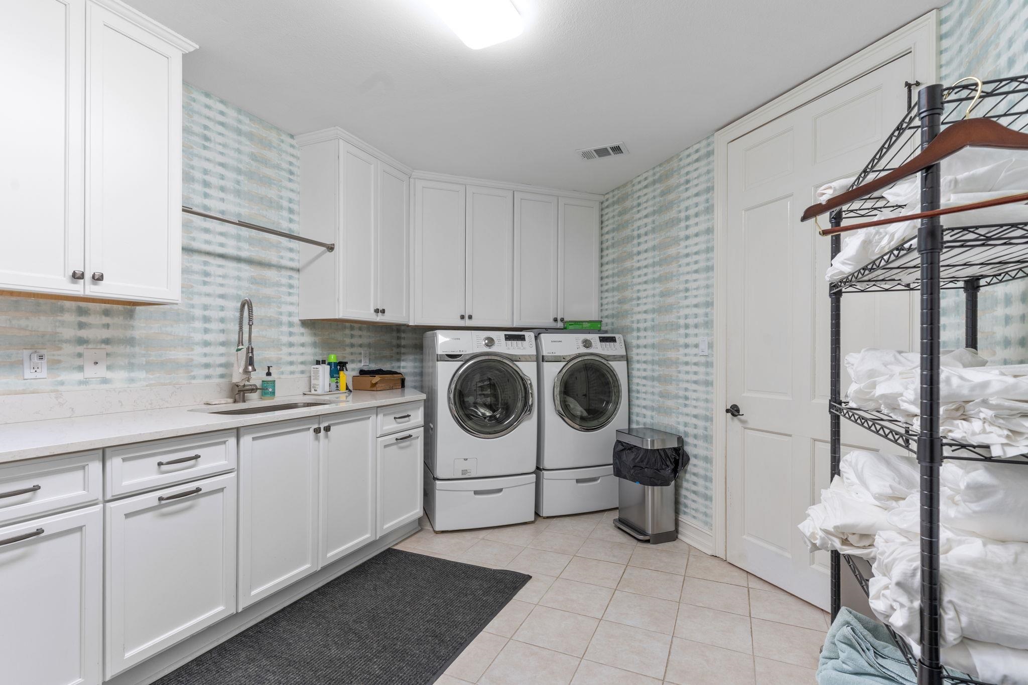 2100 Thirlestane Road