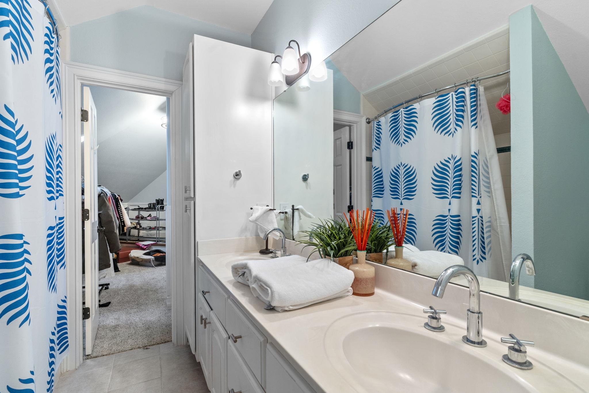 2100 Thirlestane Road