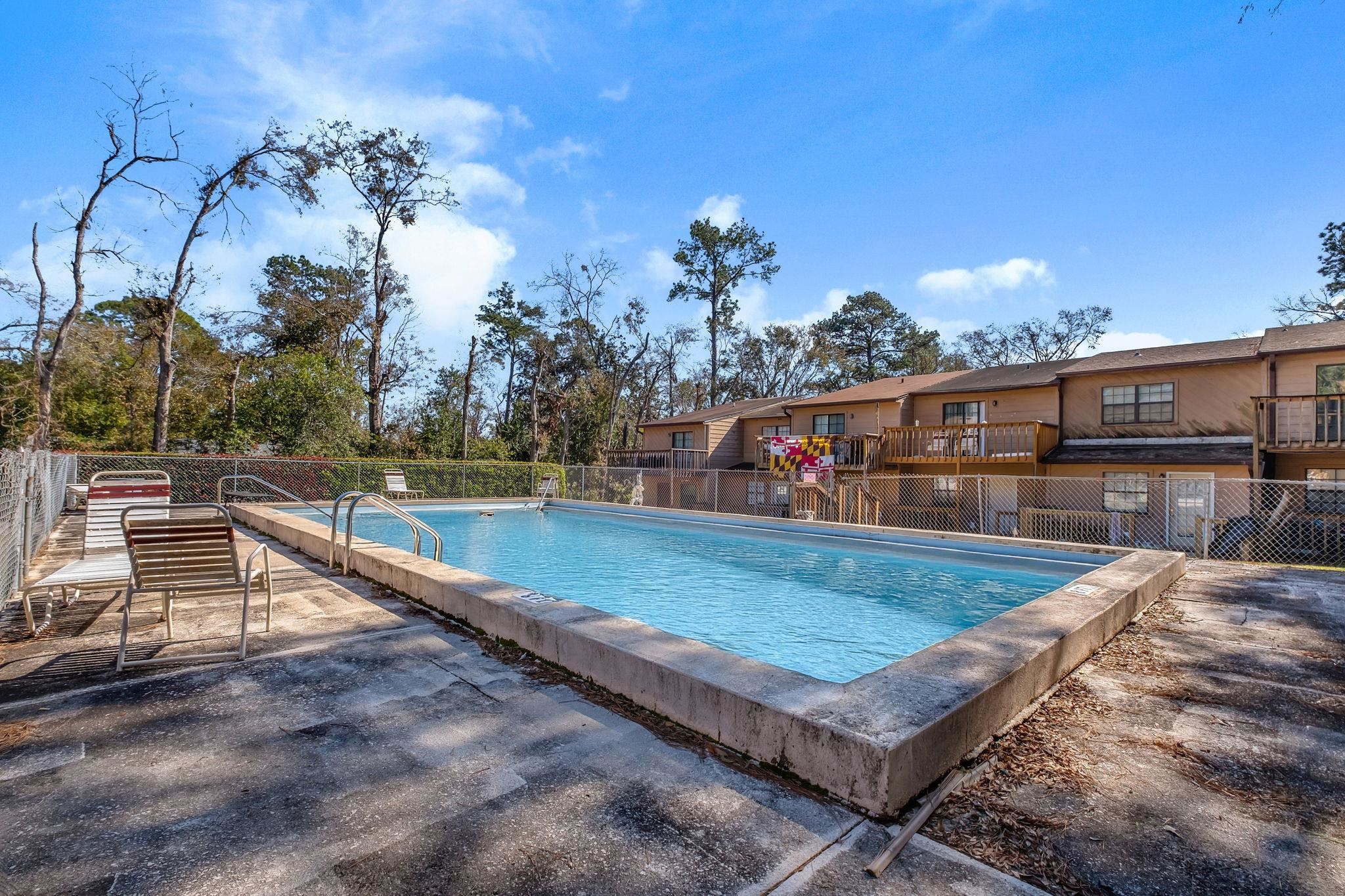 1808 JACKSON BLUFF Road Unit: E