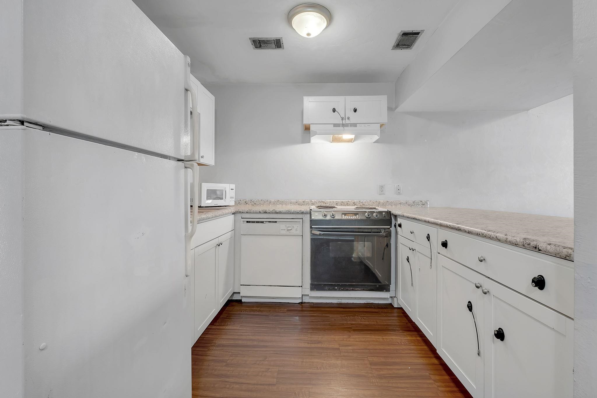 1808 JACKSON BLUFF Road Unit: E
