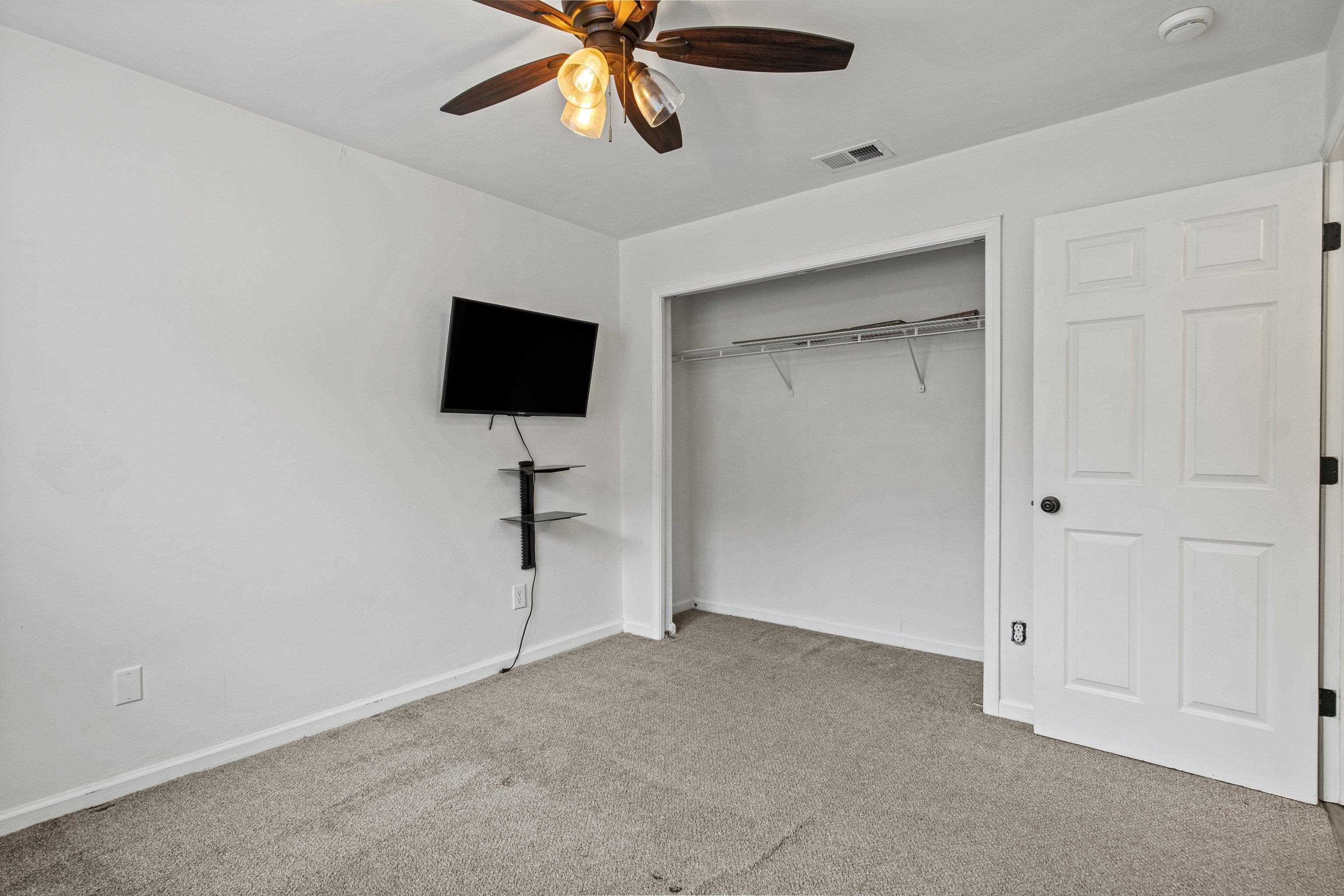 4528 Eltham Park