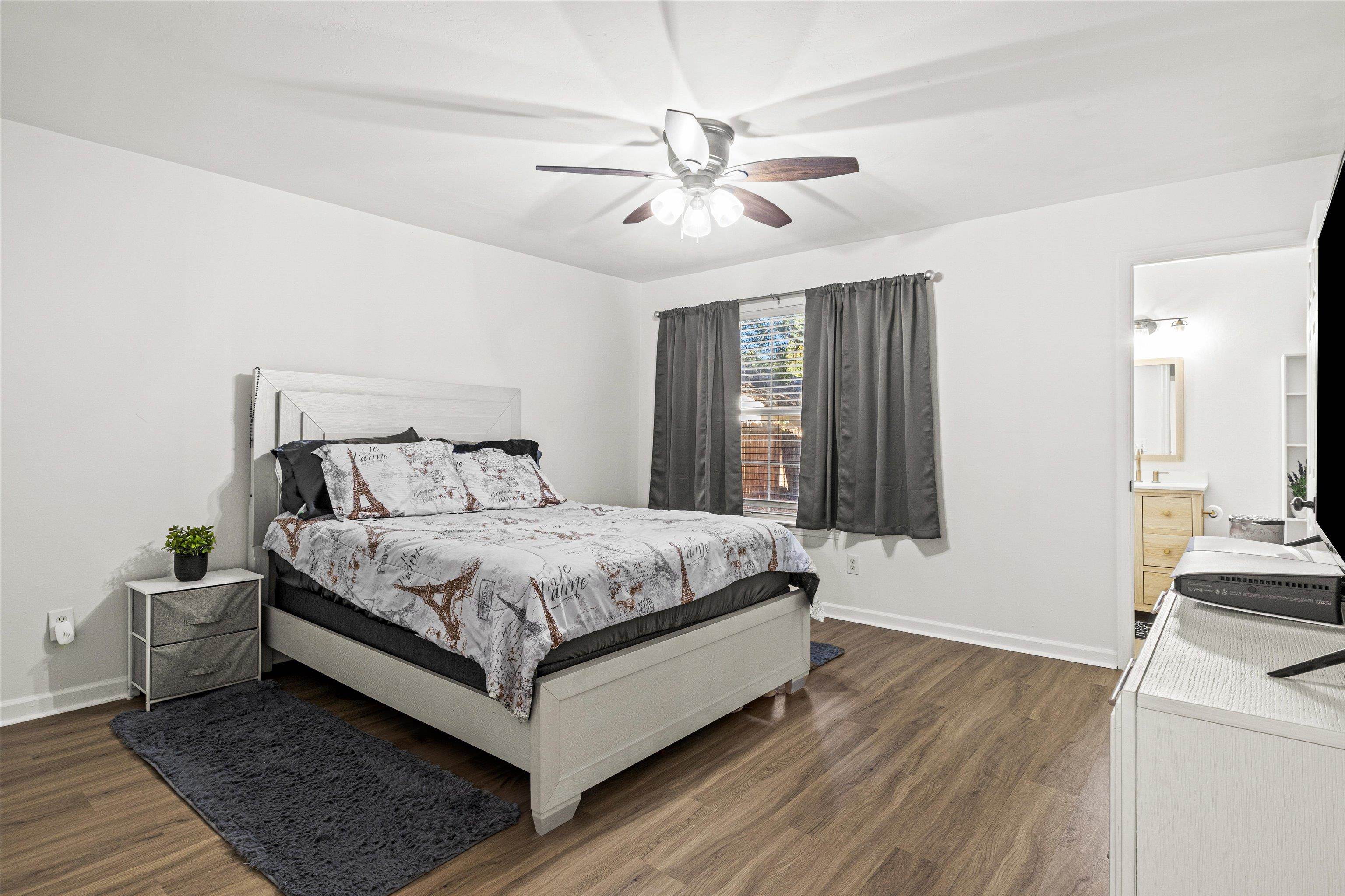 4528 Eltham Park