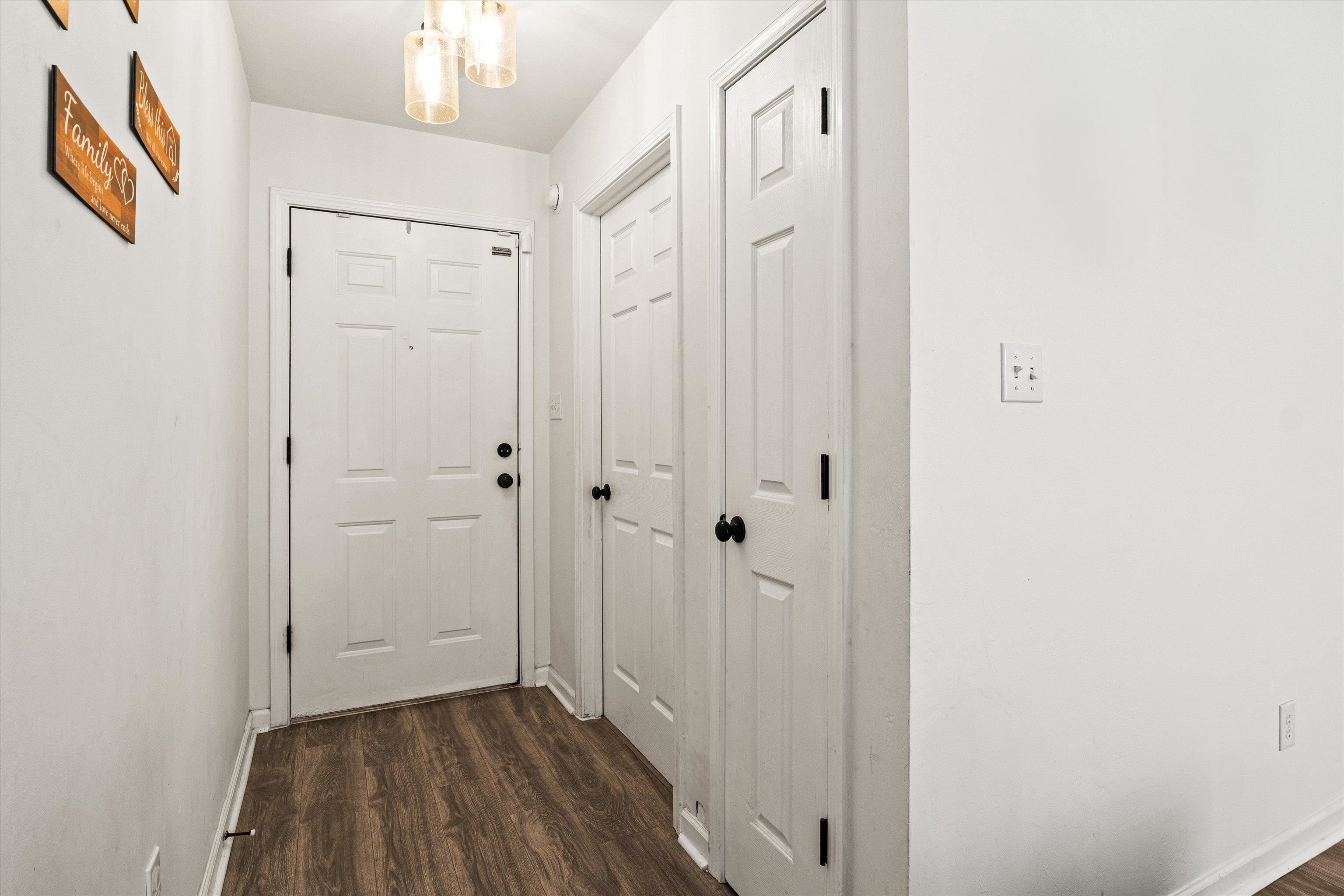 4528 Eltham Park