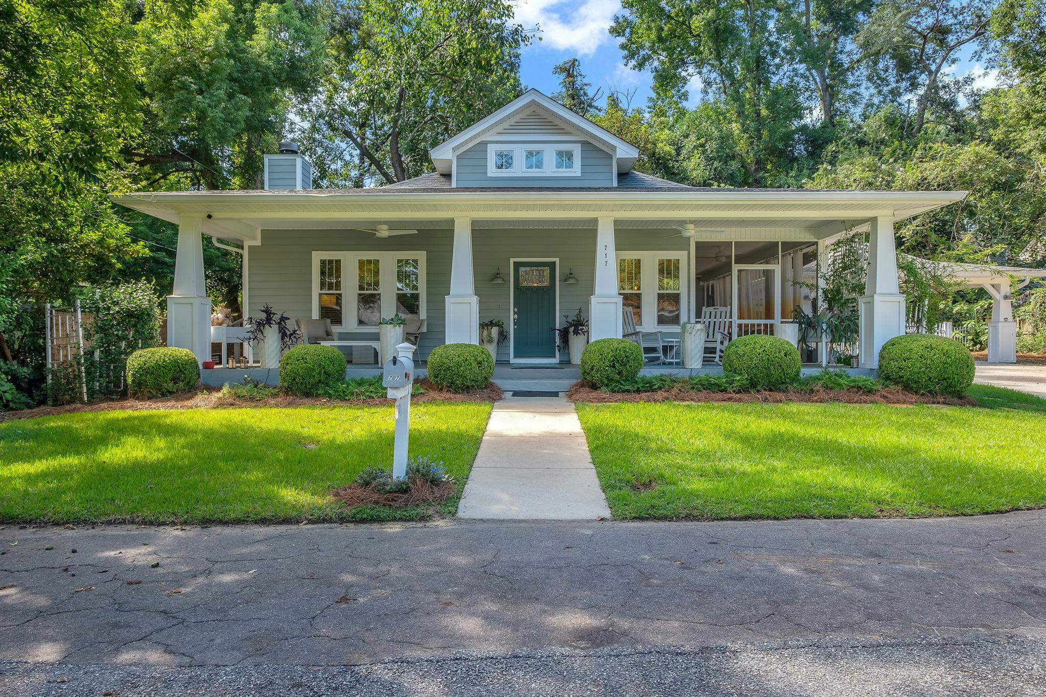 717 Hunter Street