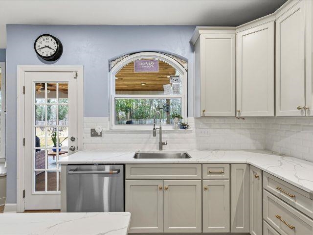 6138 Borderline Drive