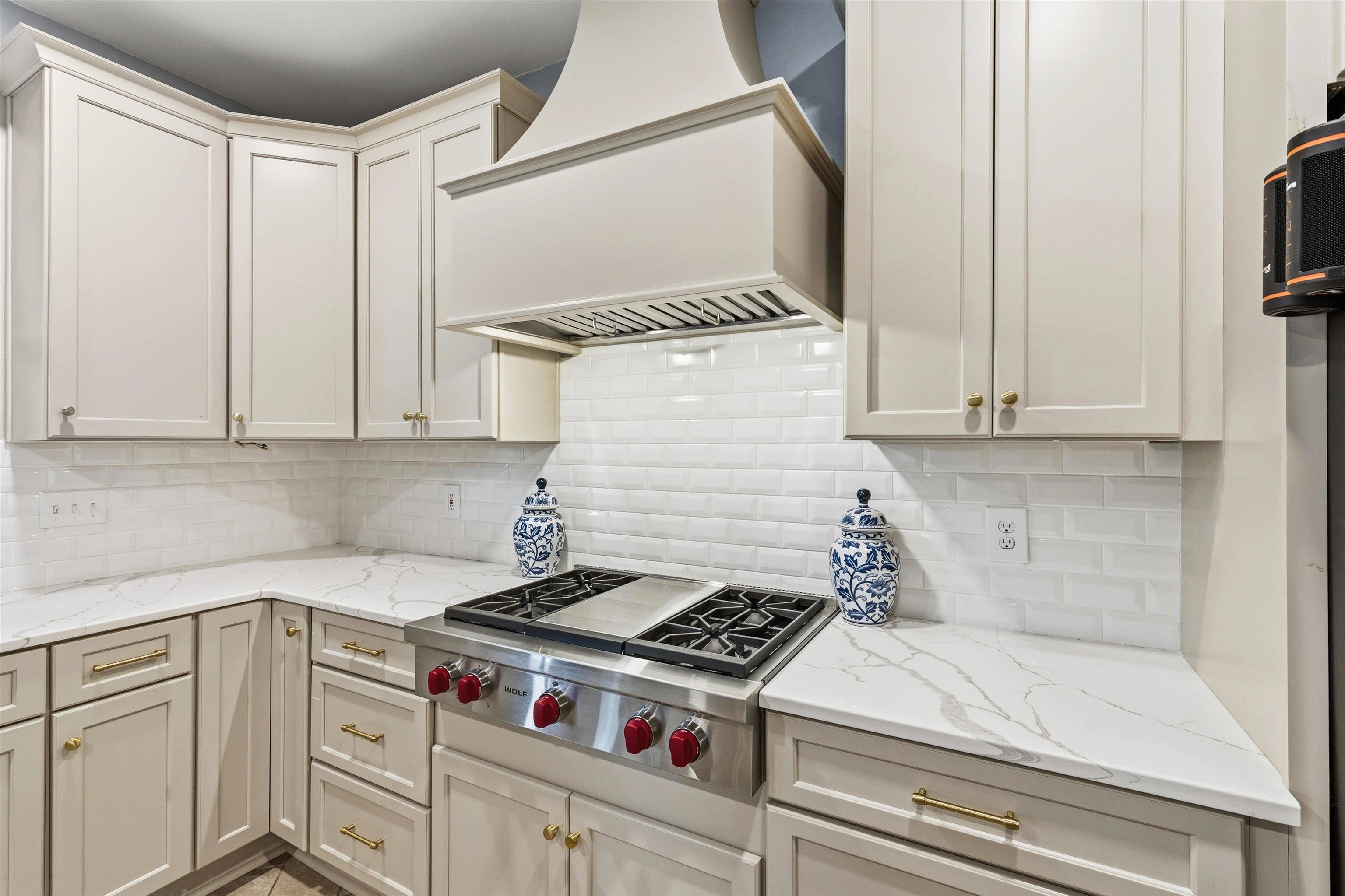 6138 Borderline Drive