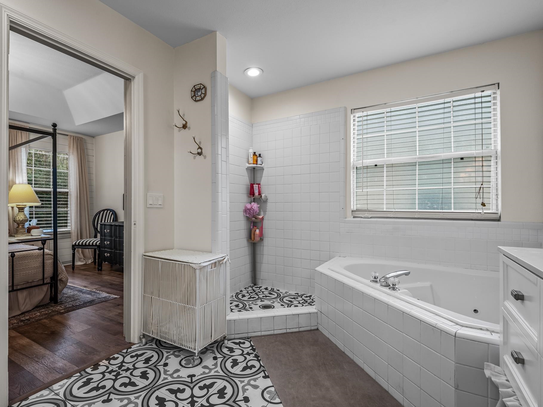 5369 Paddington Drive