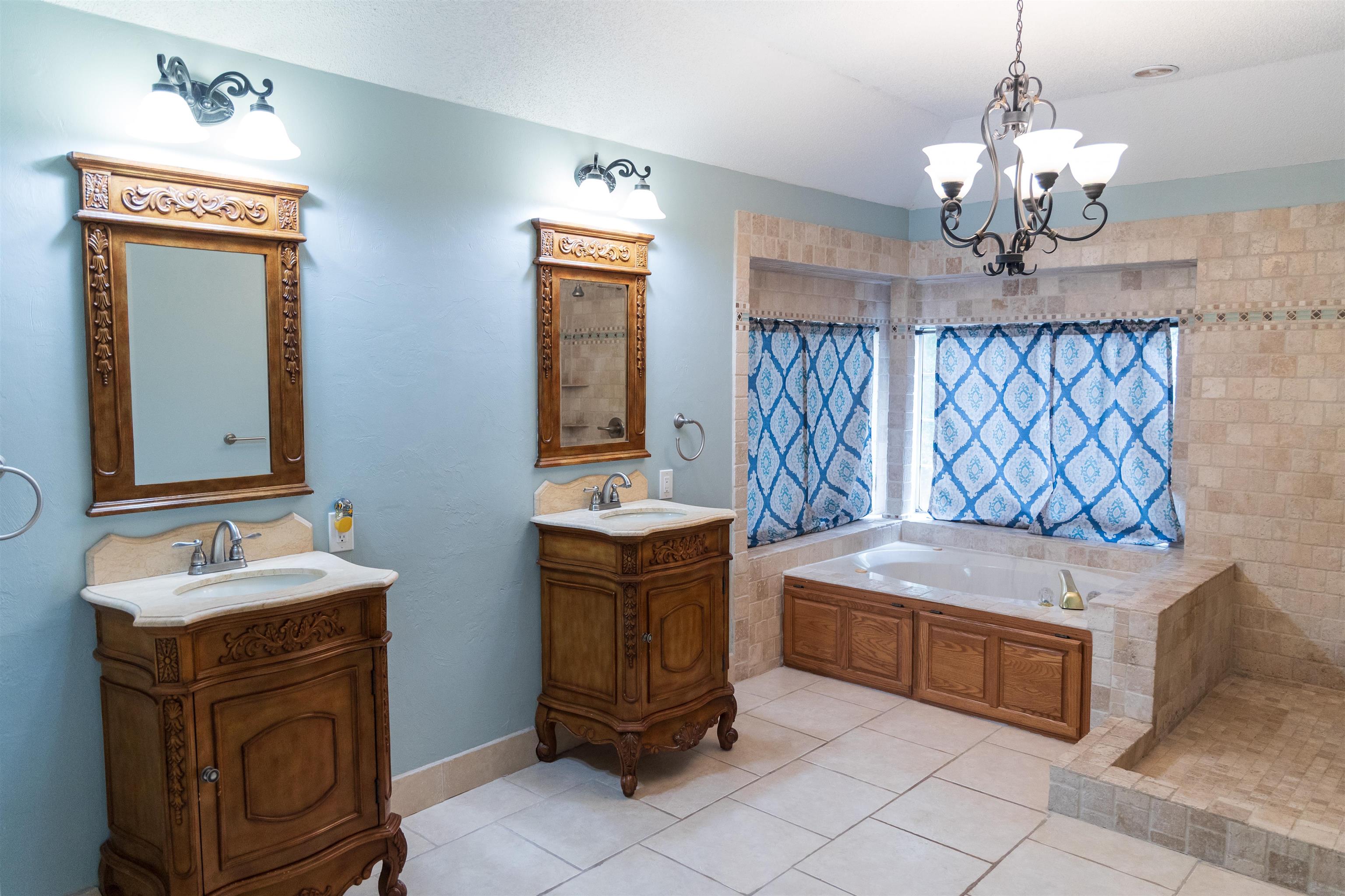 5108 Centennial Oak Circle
