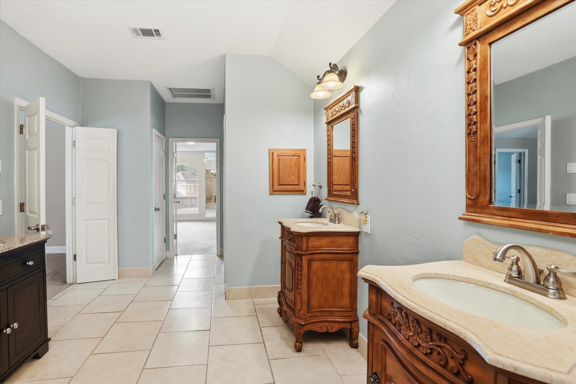 5108 Centennial Oak Circle