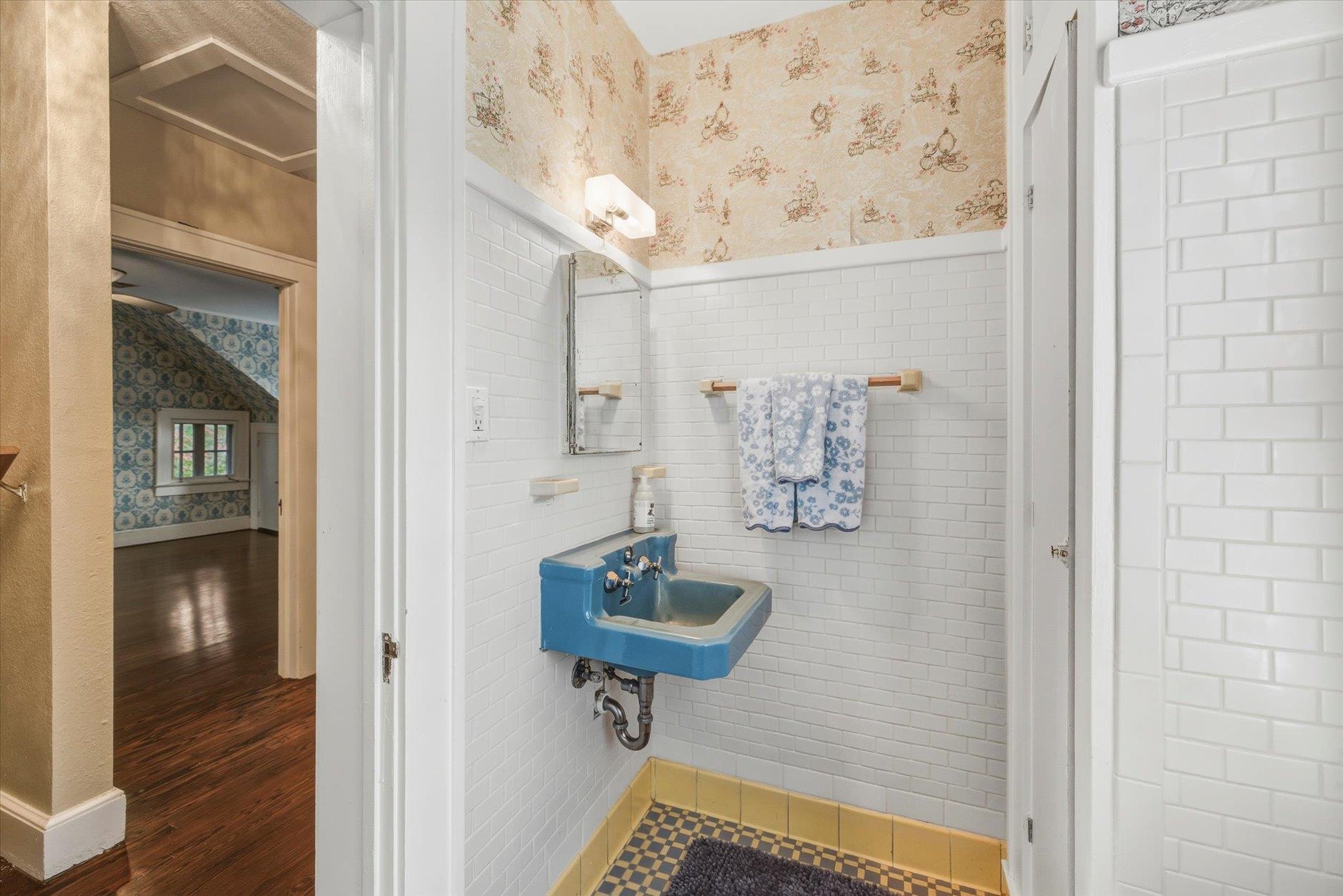 730 E 6Th Avenue Unit: 2