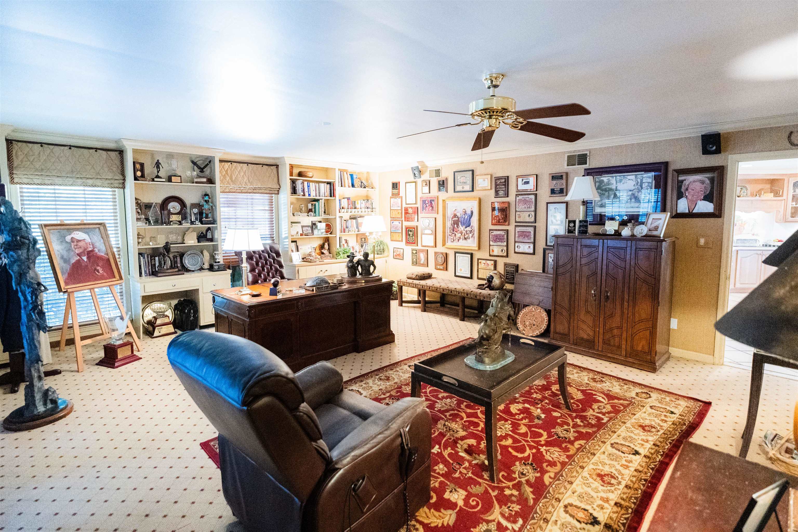 2813 N Shamrock