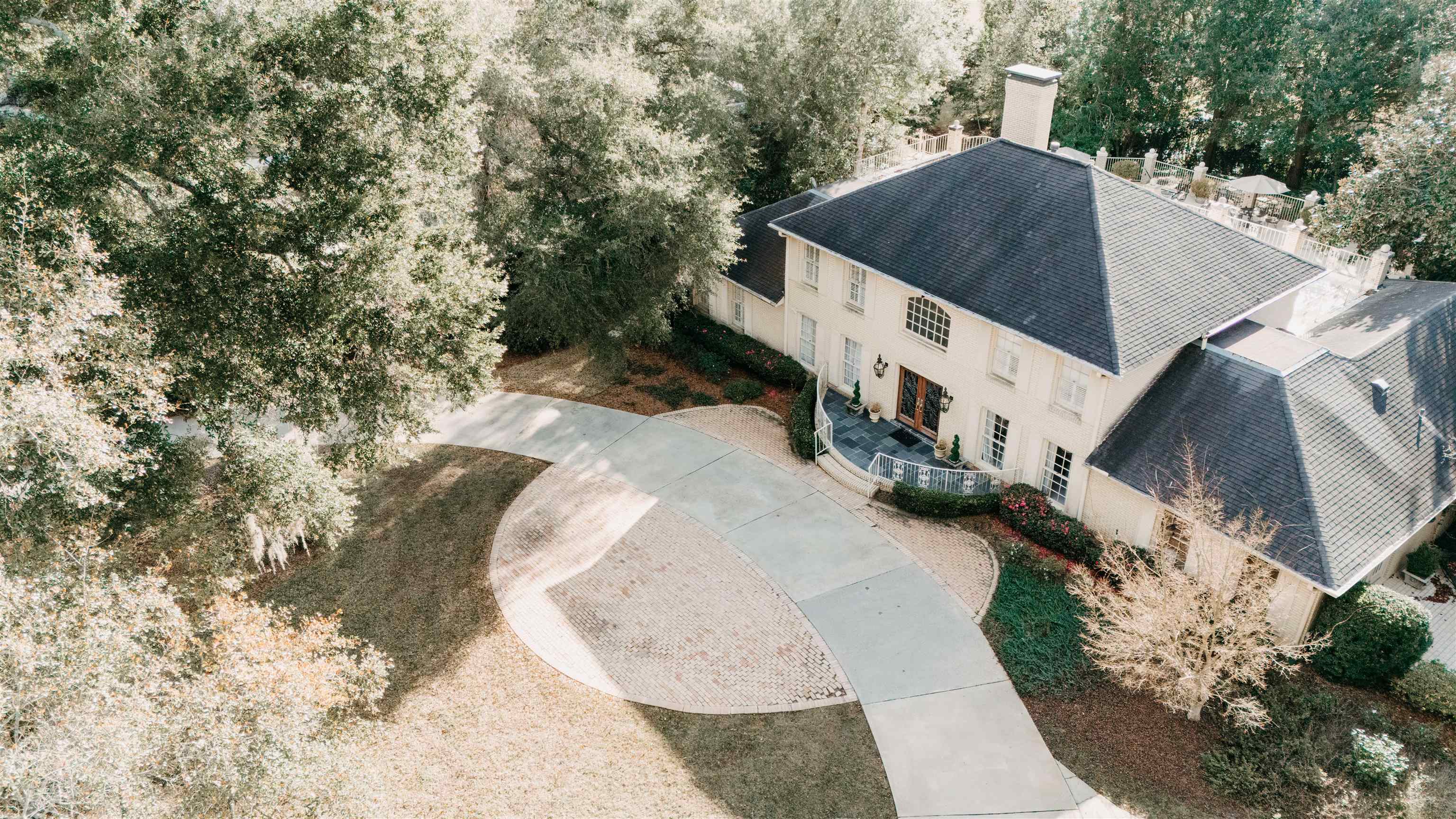 2813 N Shamrock